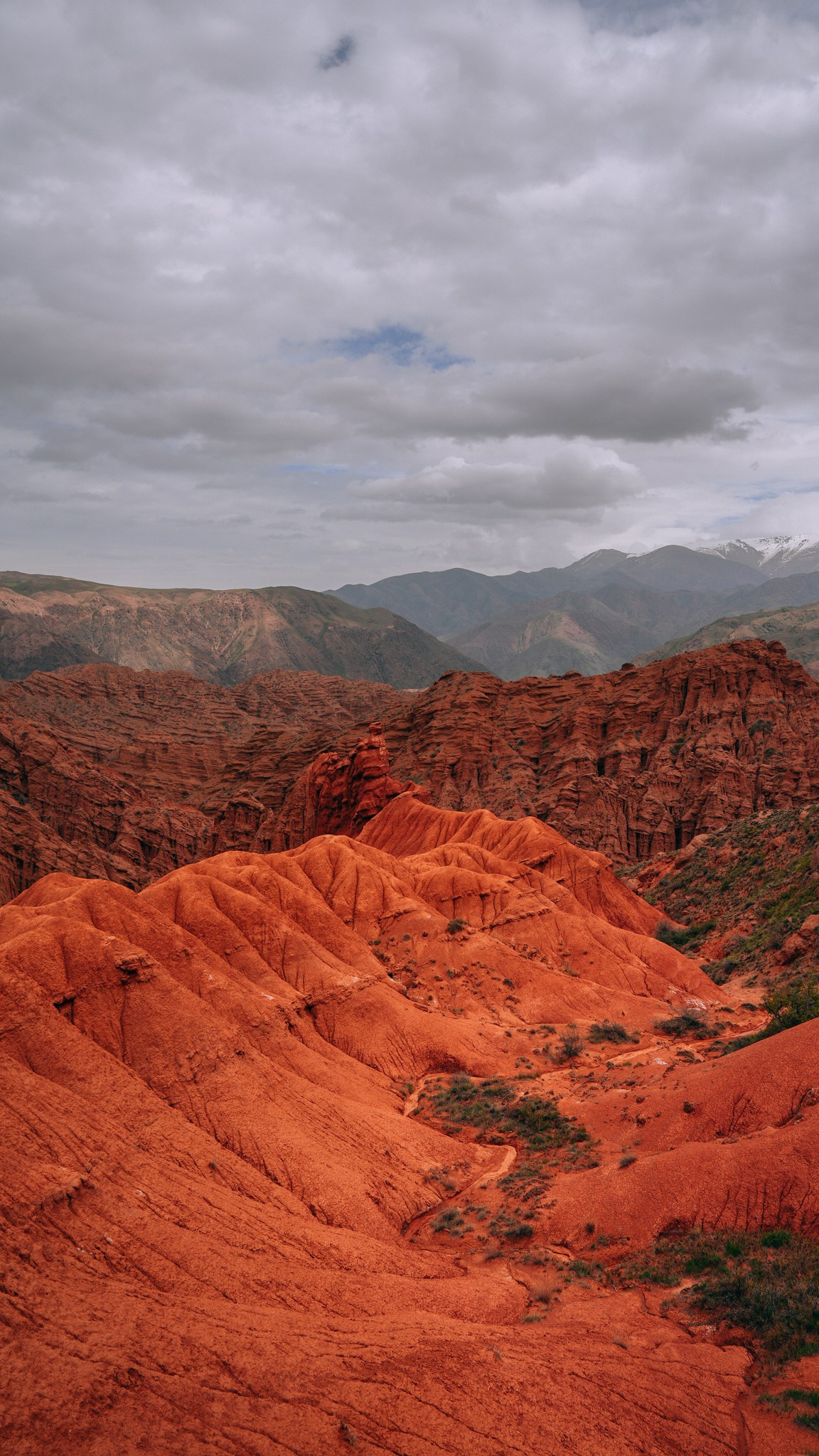 Кыргызстан. Человек с фотокамерой