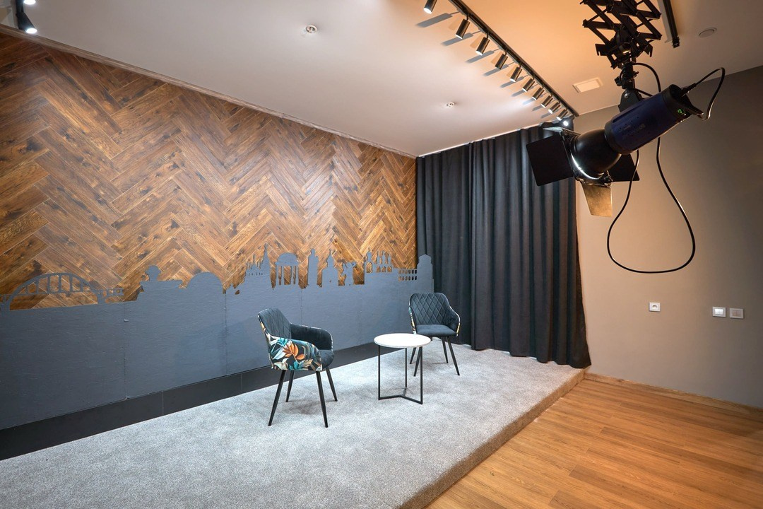 Видеостудия в Ярославле — запись подкастов, съёмка сюжетов | The One. Фото и видеосъёмка в Ярославле | Студия The One — от 2500 ₽/час