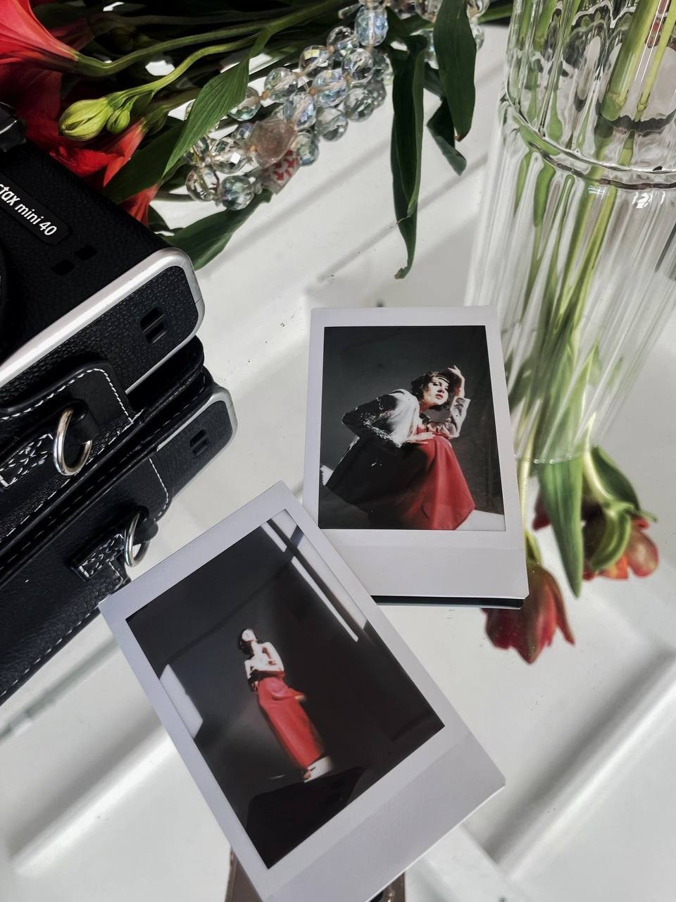 Кадры на инстакс instax моментальная фотография. Фотограф про чувства, моменты, любовь. свадебный и портретный фотограф