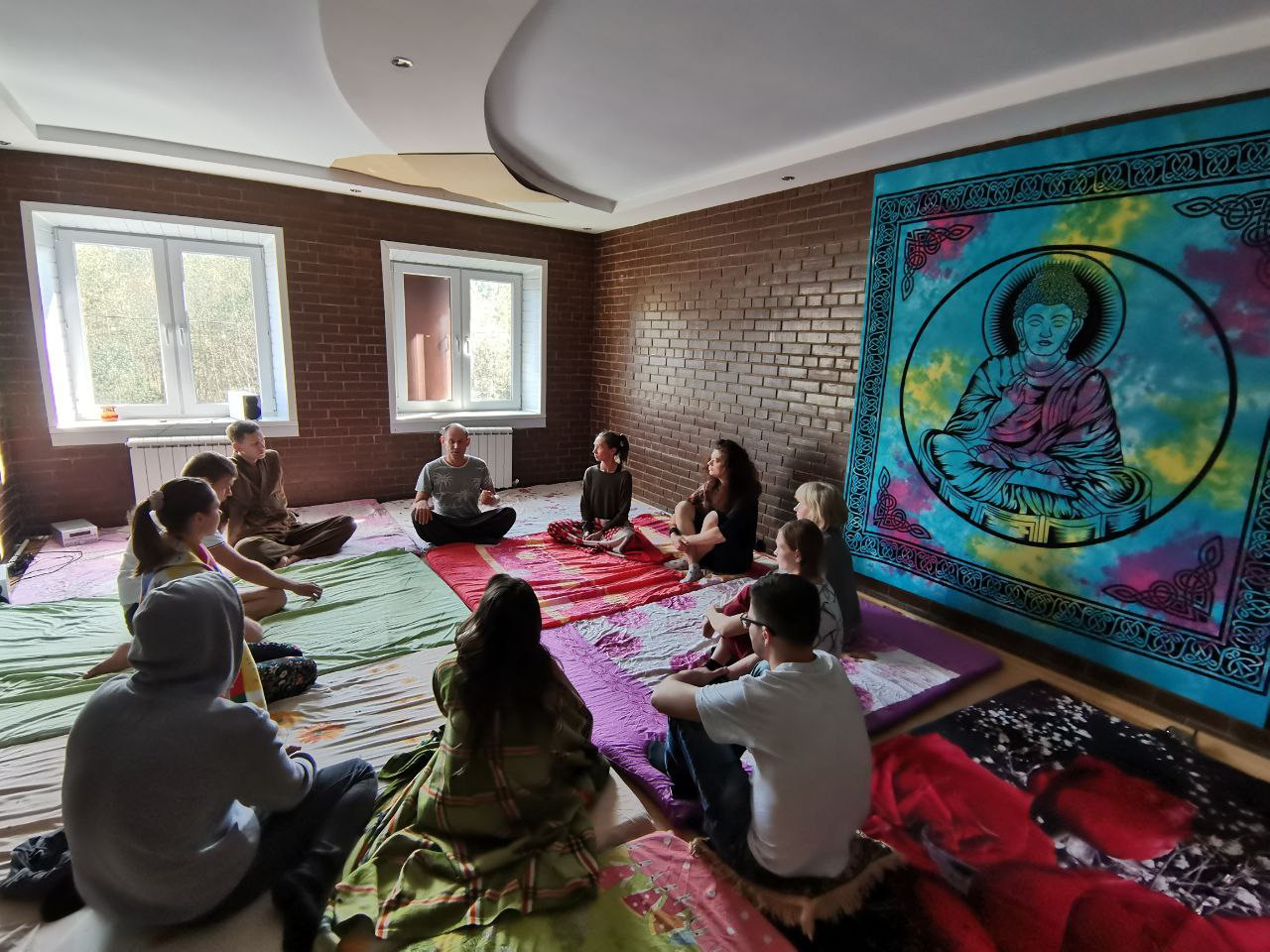 Медитативные практики в ретрит центре "два берега" 