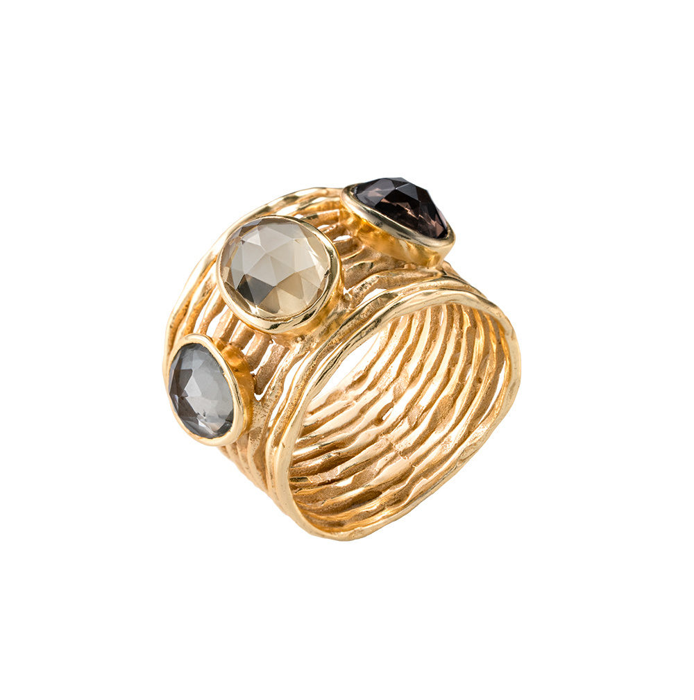 Фотограф ювелирных изделий и бижутерии. Предметный и фуд фотограф Санкт-Петербурга Сергей