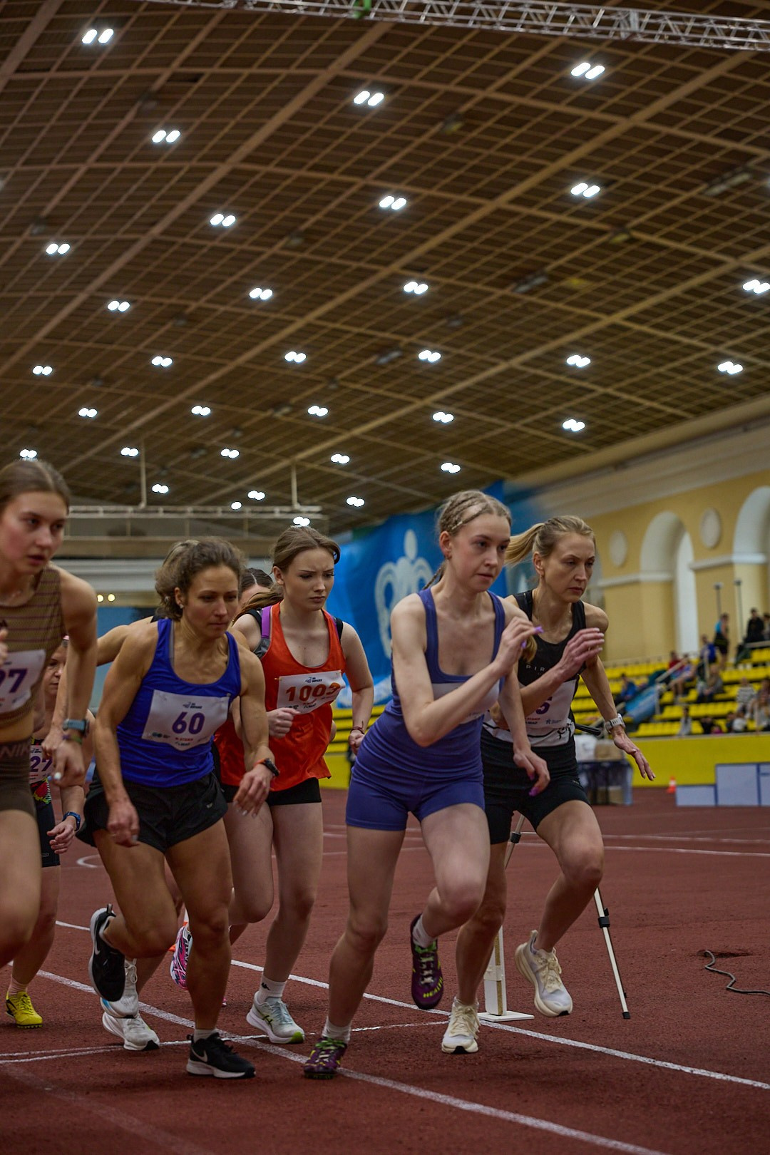 Женский день — 8 марта в манеже на виражах. Савина Анна Москва — Петербург