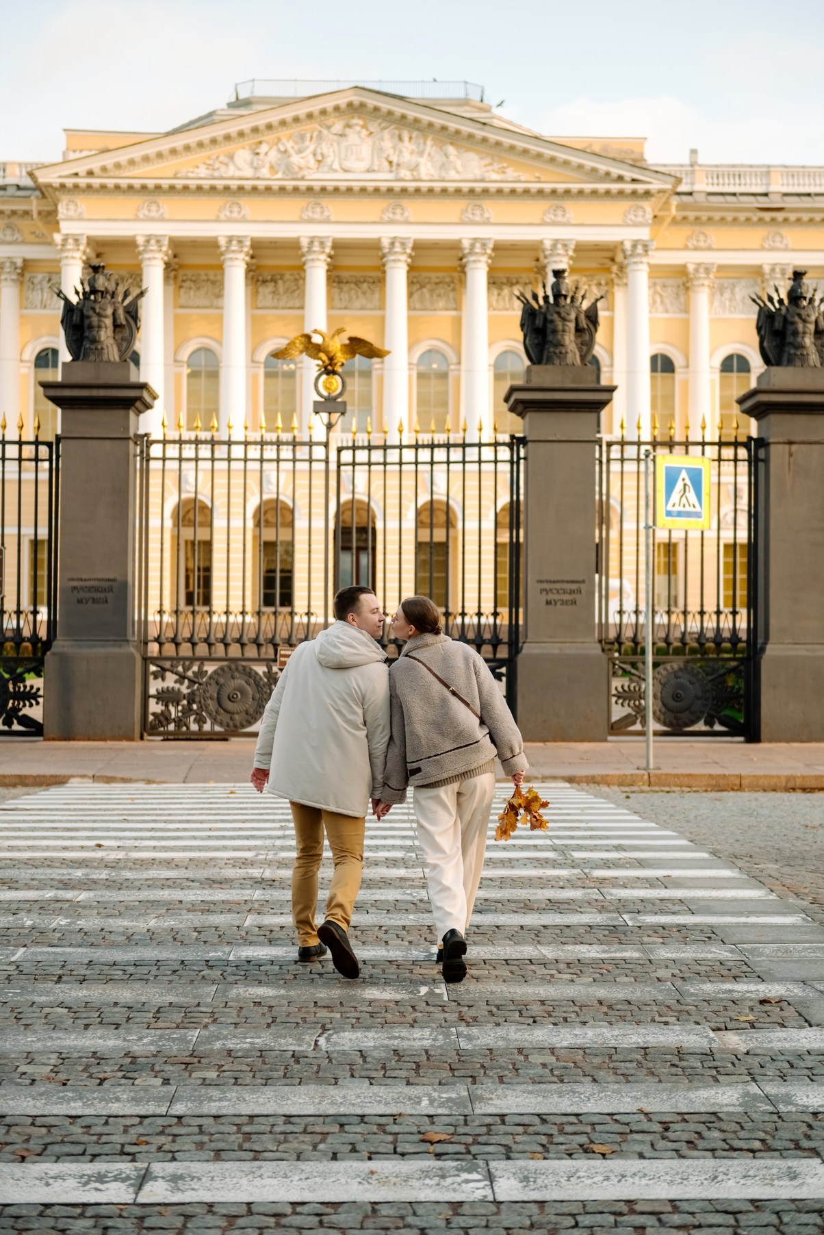 Осенняя фотосессия с парнем в Питере в центре города. Свадебный и сеейный фотограф в Санкт-Петербурге Елена Худякова