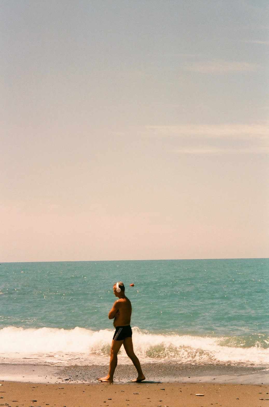 Étrangers. Carolinetru