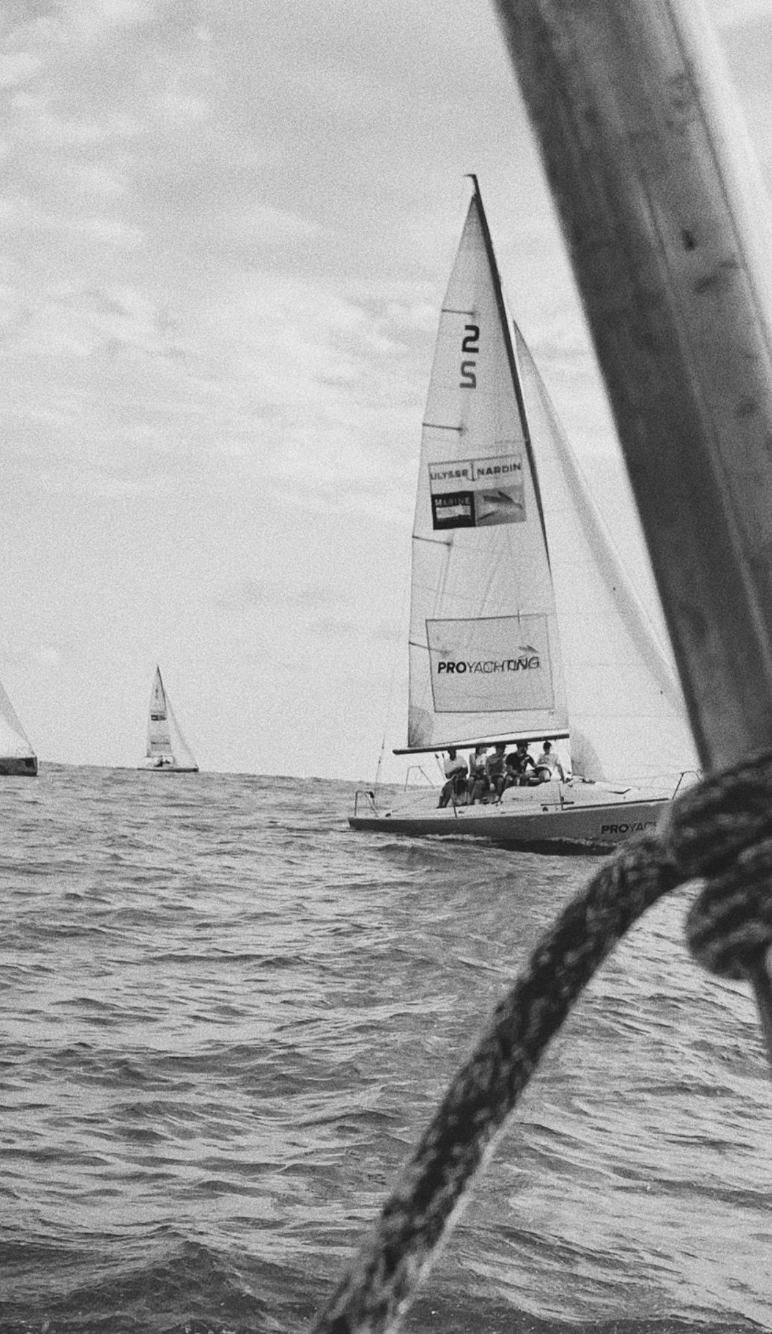 Étrangers. Carolinetru