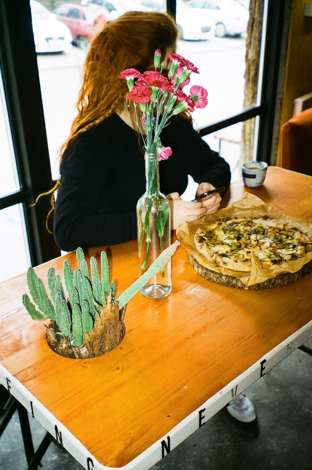 Étrangers. Carolinetru