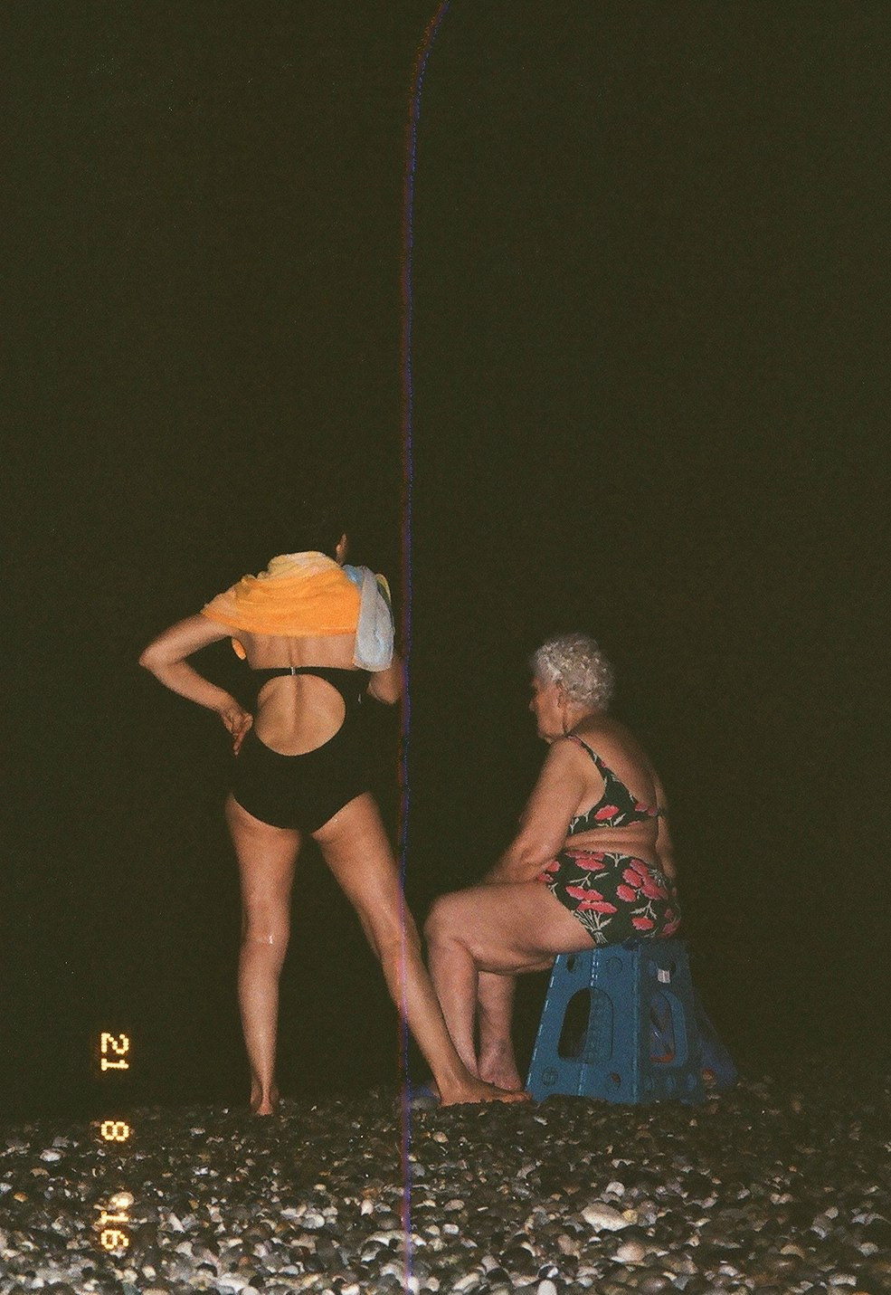 Étrangers. Carolinetru