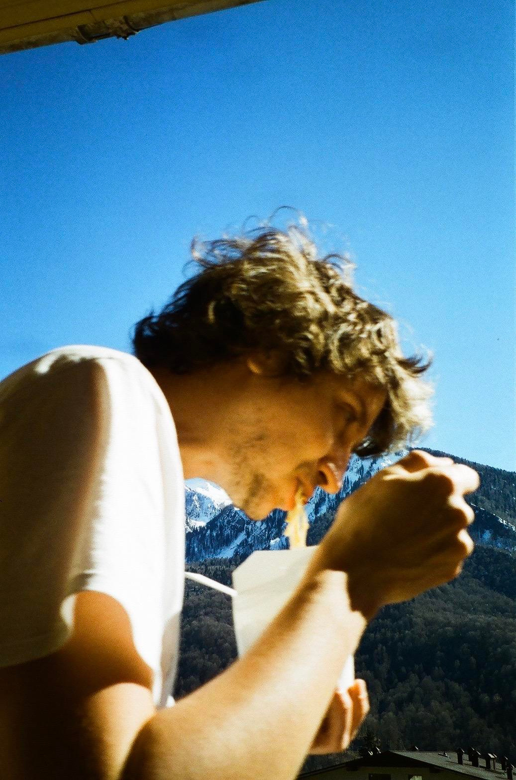 Étrangers. Carolinetru