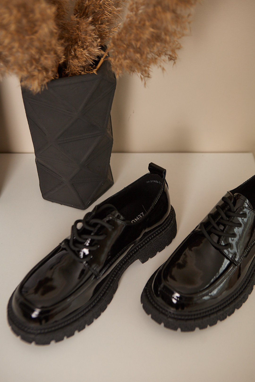 Контент-съёмка для магазина Riker&EuroShoes. Контент-фотограф в Абакане Наталья Нагибина