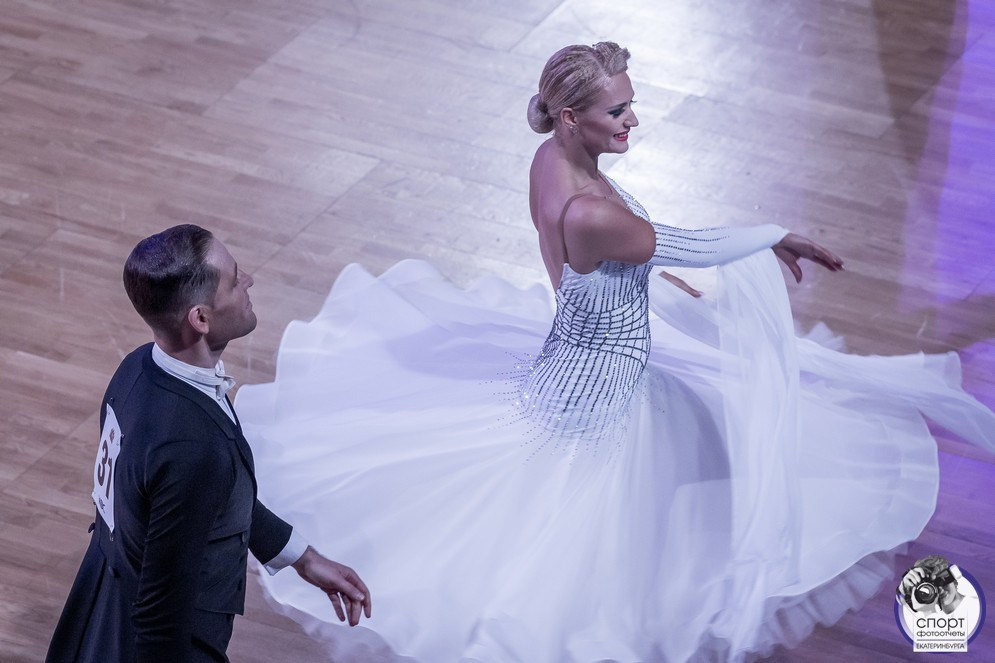 DANCE. Фотограф для маркетплейсов Михаил Бове