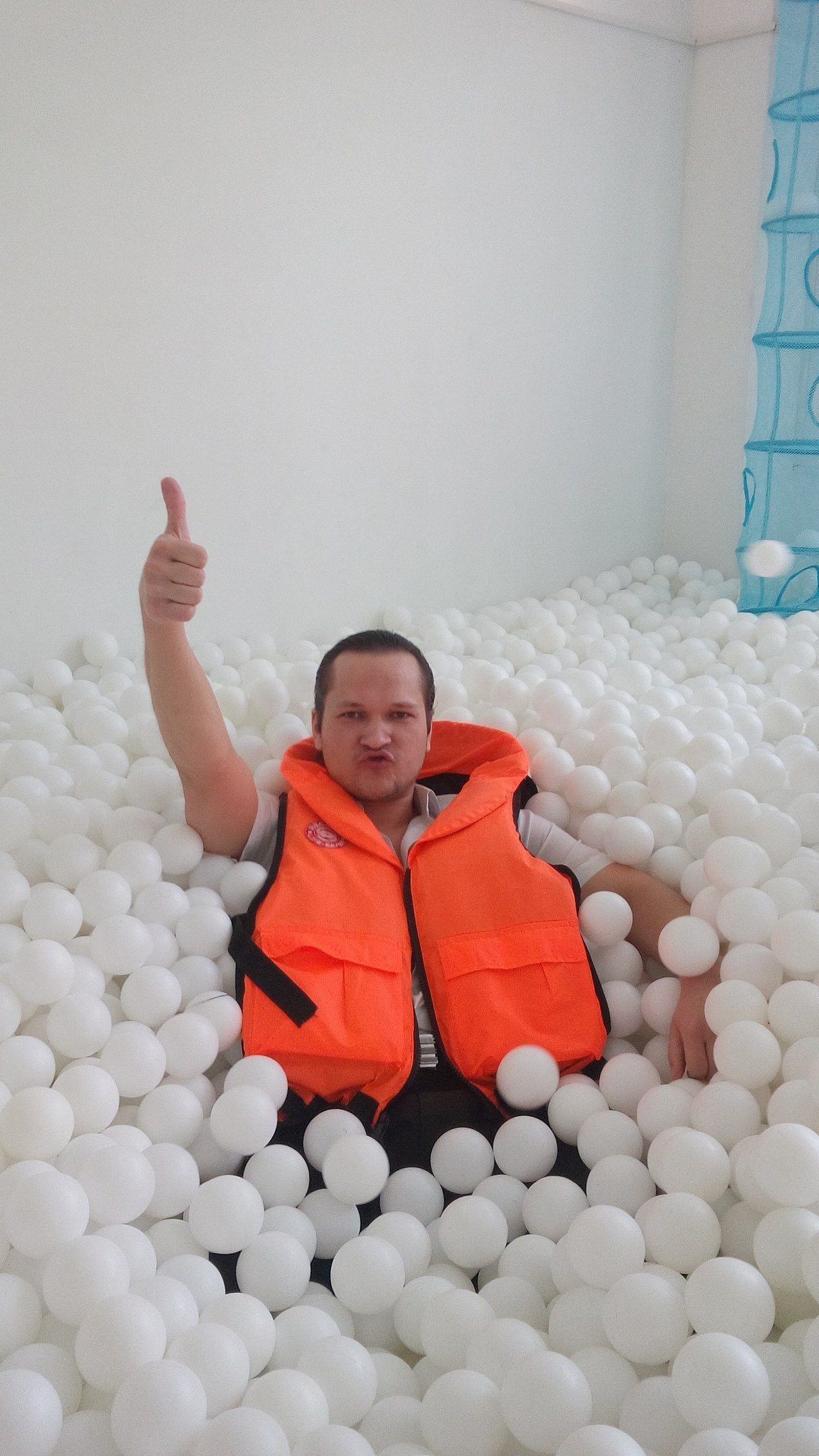 Сухой бассейн H2Ball |12.03.2017. Галерея Фантим