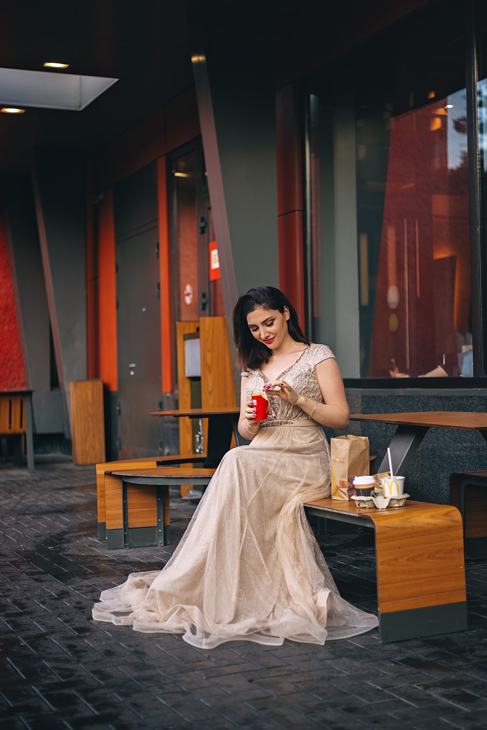 Мадина, mcdonalds. Фотограф в Москве Ксения Мокрушина | Brand & Women photographer