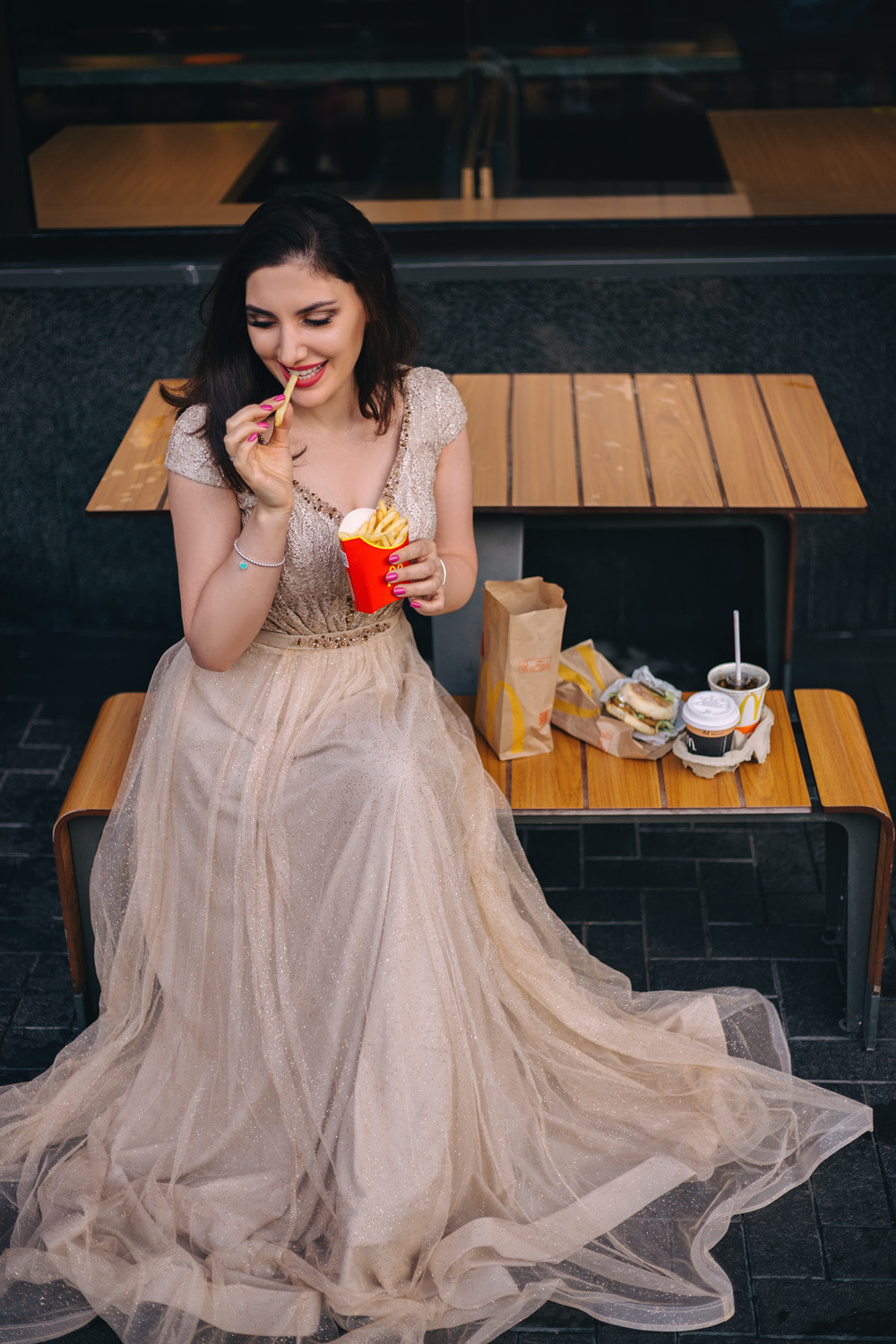 Мадина, mcdonalds. Фотограф в Москве Ксения Мокрушина | Brand & Women photographer