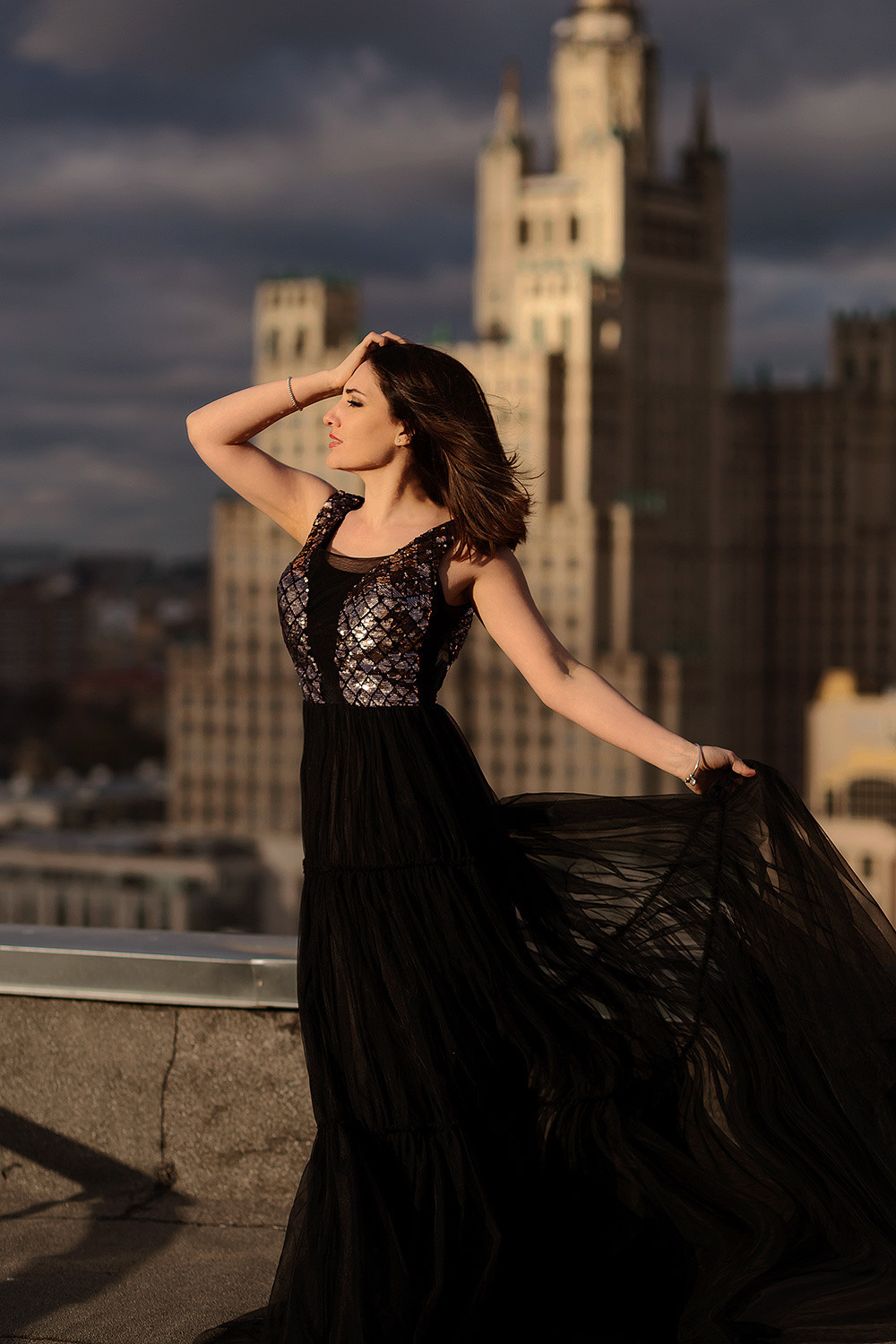 Мадина на крыше. Фотограф в Москве Ксения Мокрушина | Brand & Women photographer