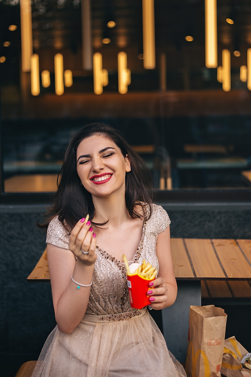 Мадина, mcdonalds. Фотограф в Москве Ксения Мокрушина | Brand & Women photographer