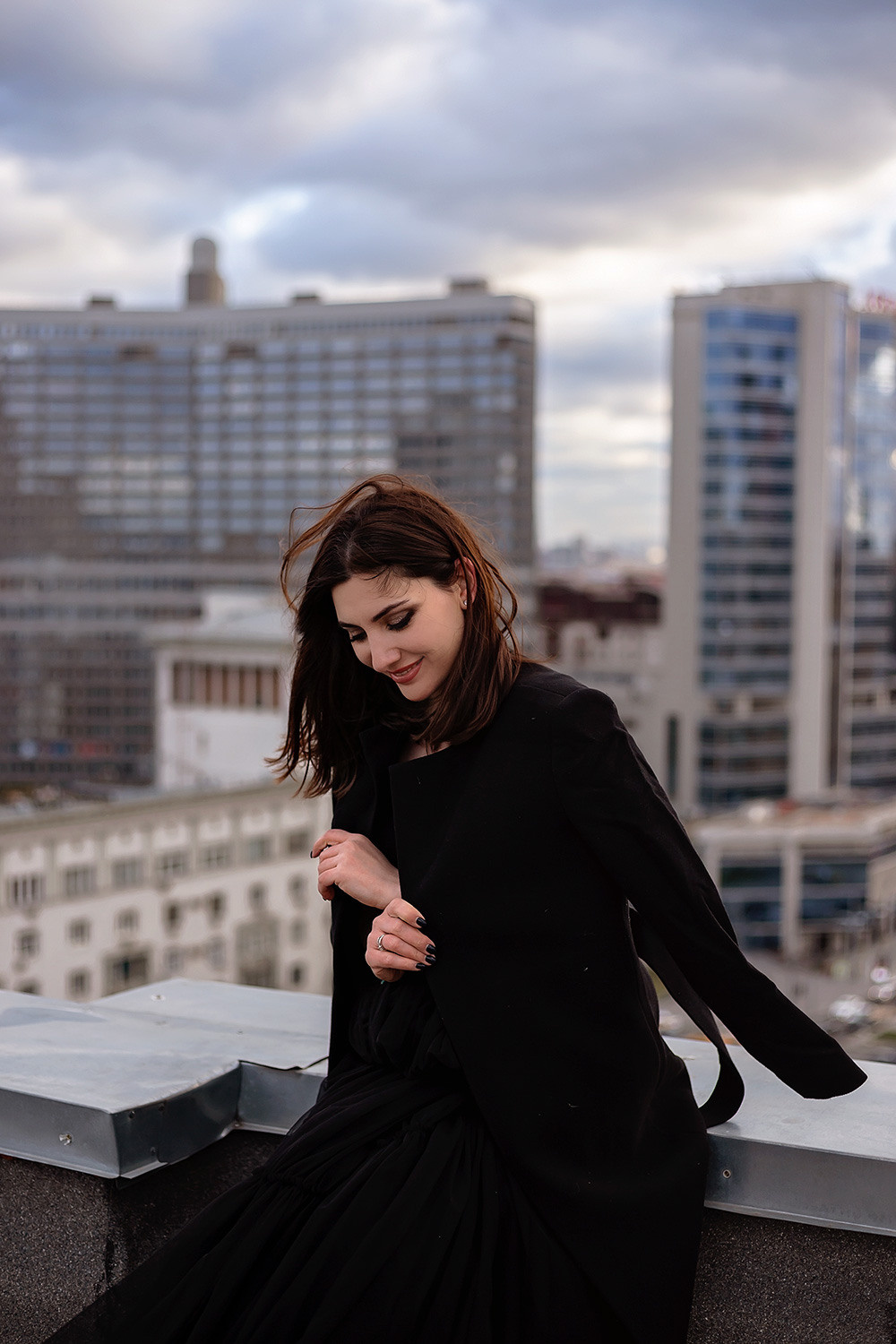 Мадина на крыше. Фотограф в Москве Ксения Мокрушина | Brand & Women photographer