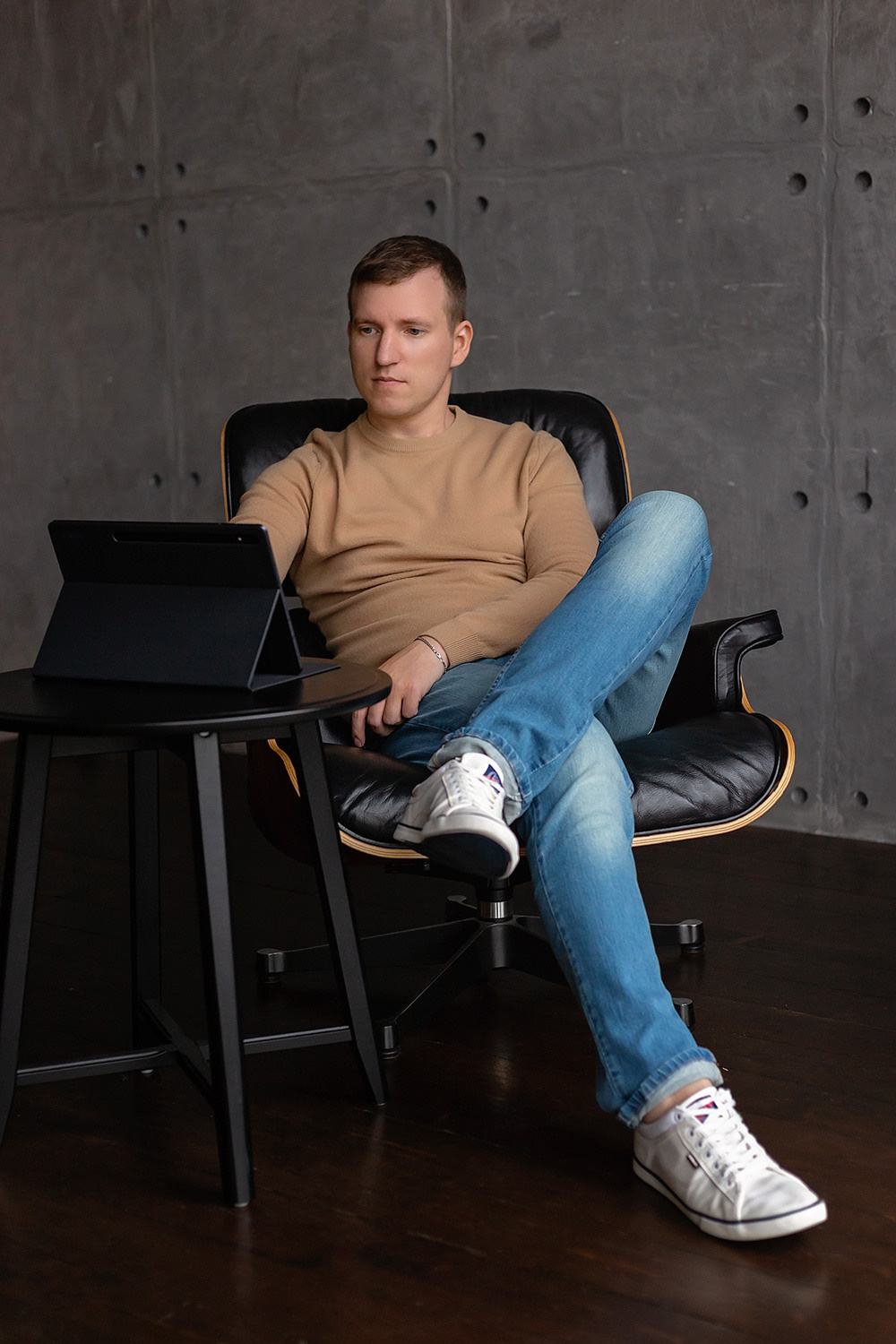 Алексей, продюсер онлайн-школ. Фотограф в Москве Ксения Мокрушина | Brand & Women photographer