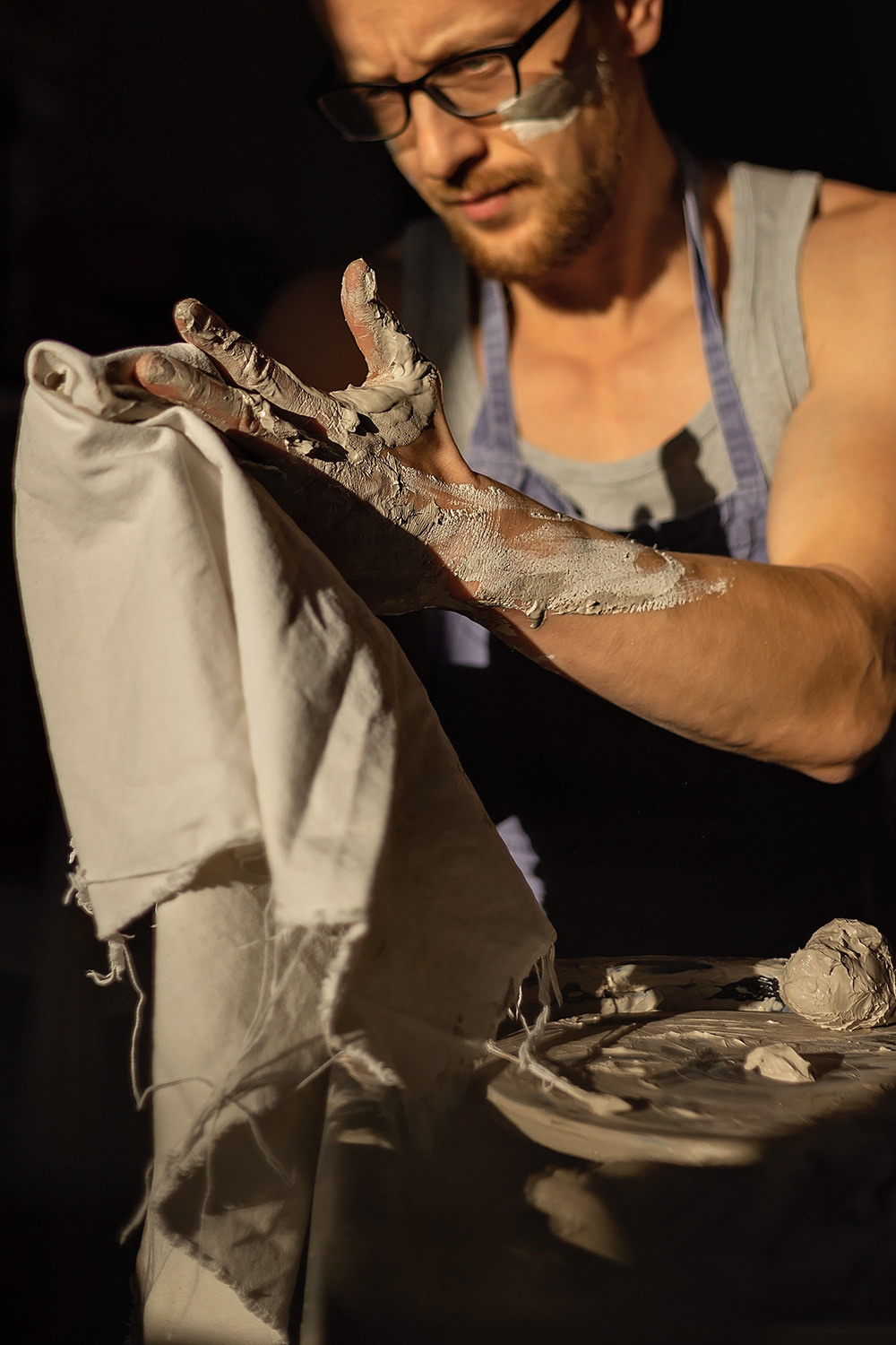 Денис — гончарная мастерская. Фотограф в Москве Ксения Мокрушина | Brand & Women photographer