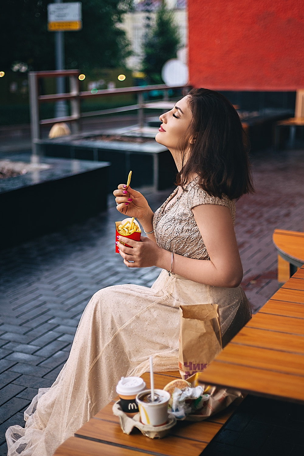 Мадина, mcdonalds. Фотограф в Москве Ксения Мокрушина | Brand & Women photographer