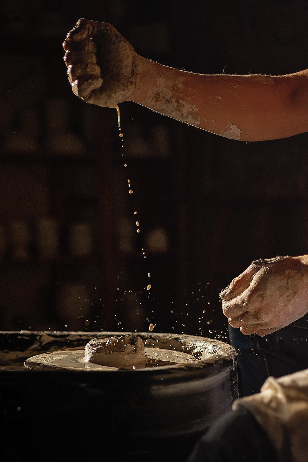 Денис — гончарная мастерская. Фотограф в Москве Ксения Мокрушина | Brand & Women photographer