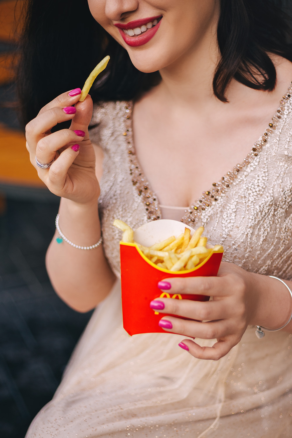 Мадина, mcdonalds. Фотограф в Москве Ксения Мокрушина | Brand & Women photographer