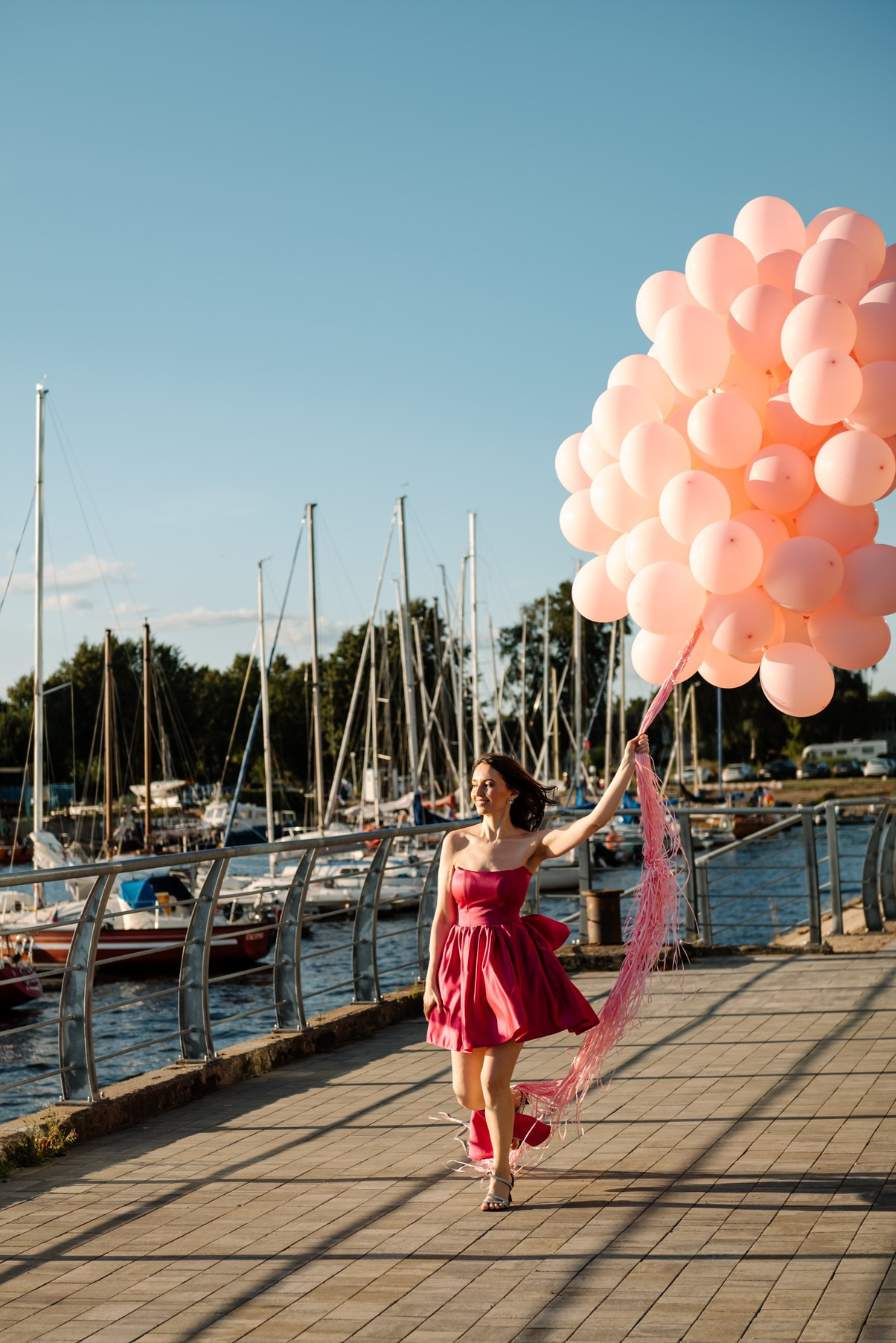 Индивидуальная. На заливе с шарами. Свадебный и сеейный фотограф в Санкт-Петербурге Елена Худякова