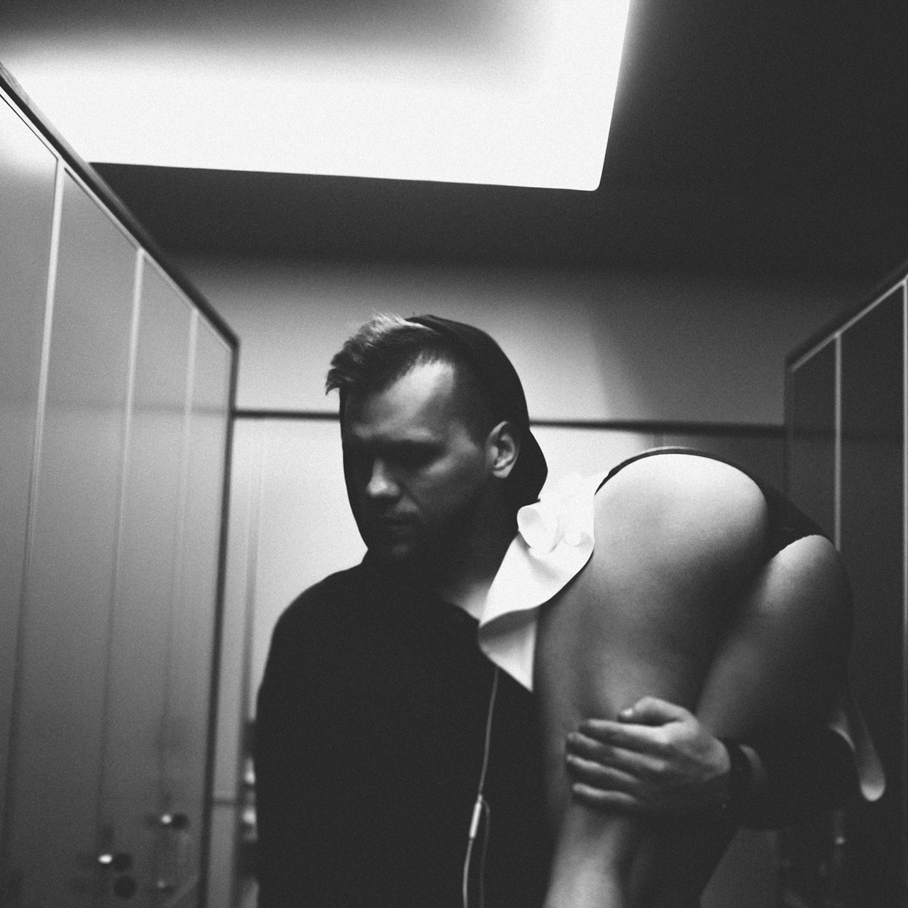 Современная концептуальная фотография о теле, уязвимости и идентичности. Визуальная практика на стиле честности, пост-иронии и искусства.Рекламная фотография, Концептуальная фотография, Современный художник, Психология, Коммерческий фотограф, Репортажный фотограф, Стрит фотография, Арт, Сюрреализм, Мобильная фотография, Снято на айфон, Дима Бурза