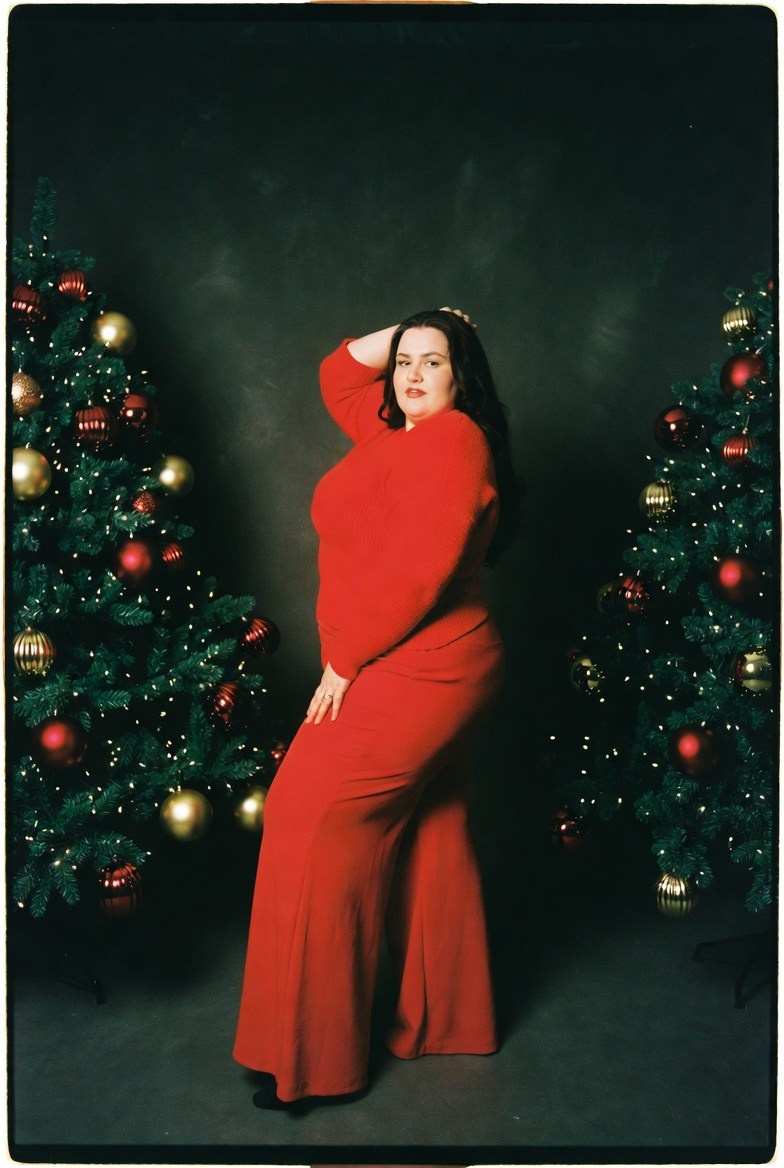 Плюс сайз в красном