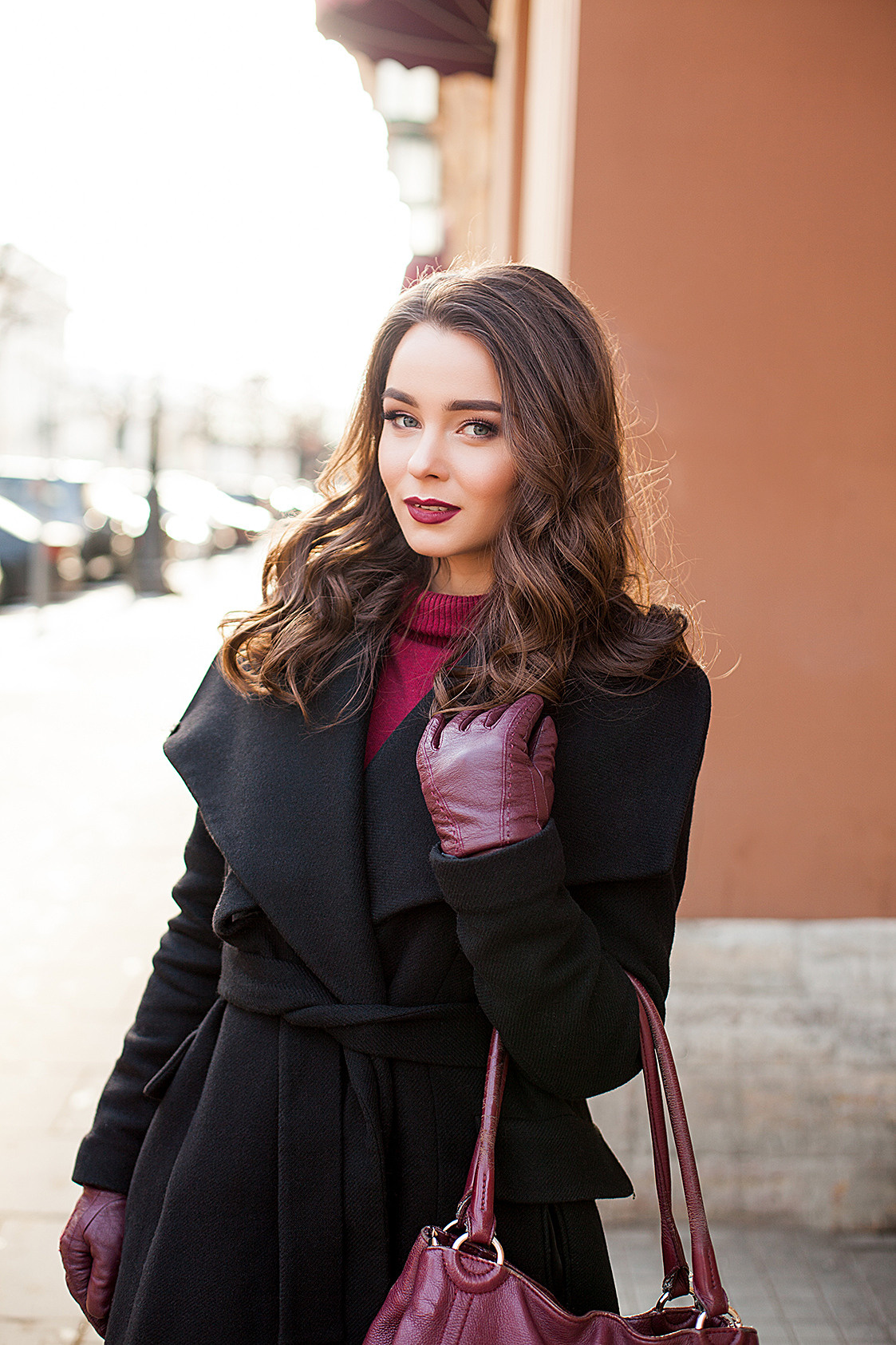 Уличная фотосъемка девушки осенью. Портретный фотограф в Санкт-Петербурге