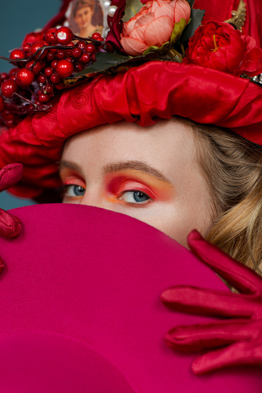 яркий ягодный макияж для фотосессии