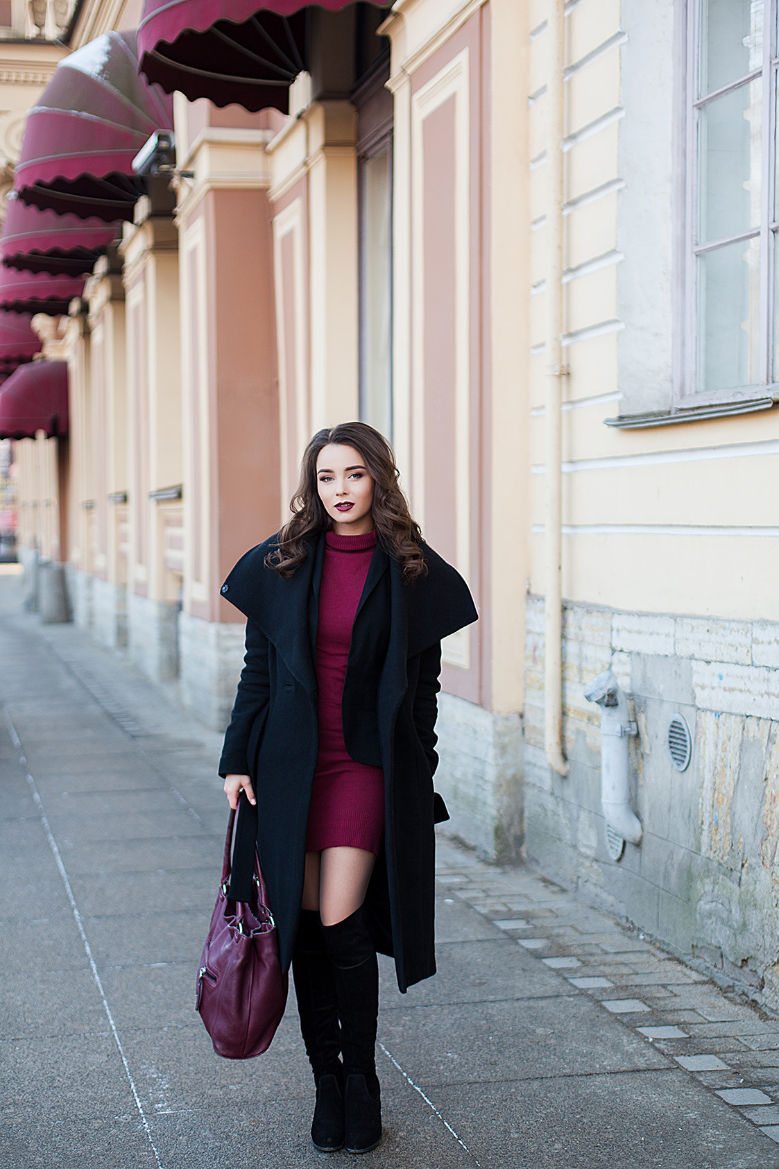 Уличная фотосъемка девушки осенью. Портретный фотограф в Санкт-Петербурге