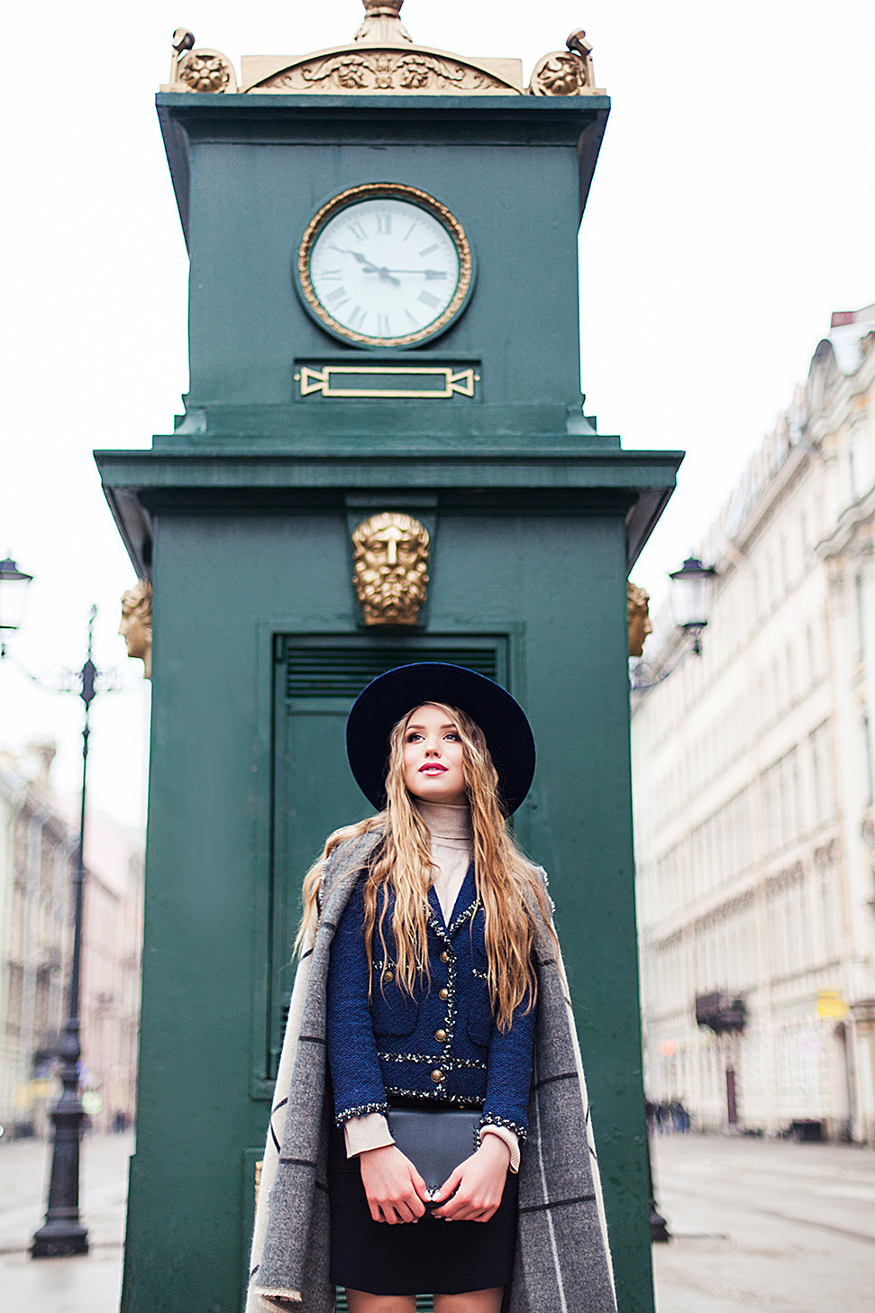 Фотосессия в стиле streetstyle в центре Санкт-Петербурга. Портретный фотограф в Санкт-Петербурге