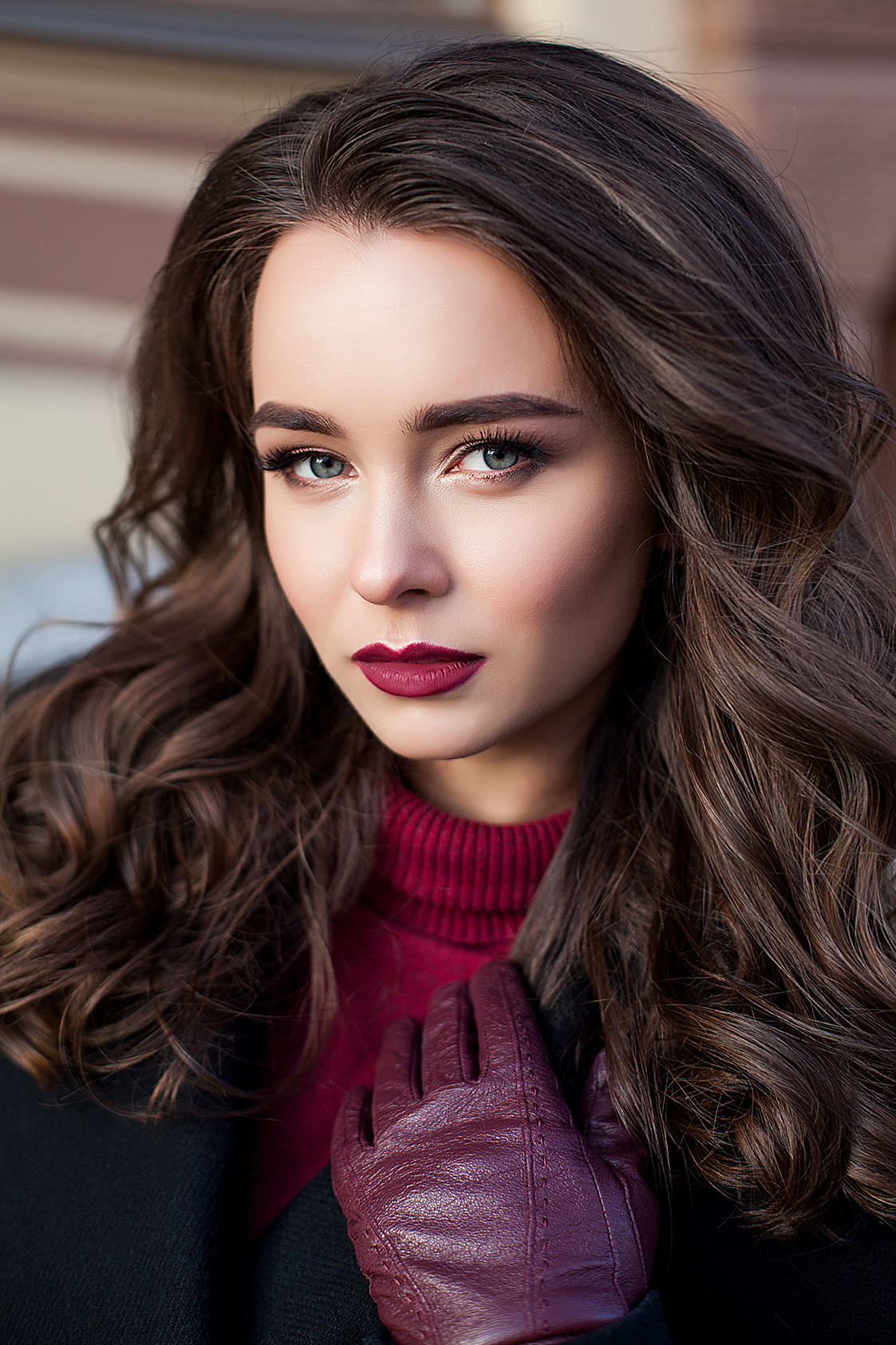 Уличная фотосъемка девушки осенью. Портретный фотограф в Санкт-Петербурге