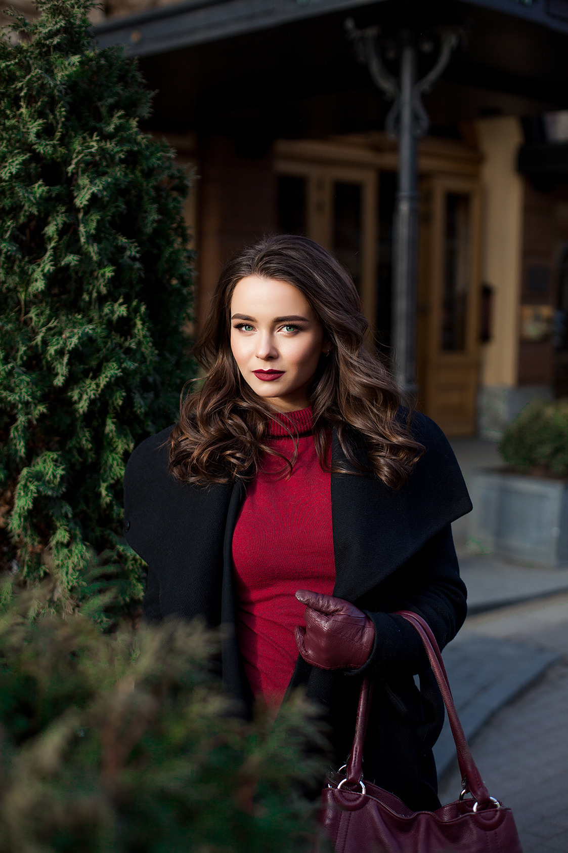 Уличная фотосъемка девушки осенью. Портретный фотограф в Санкт-Петербурге