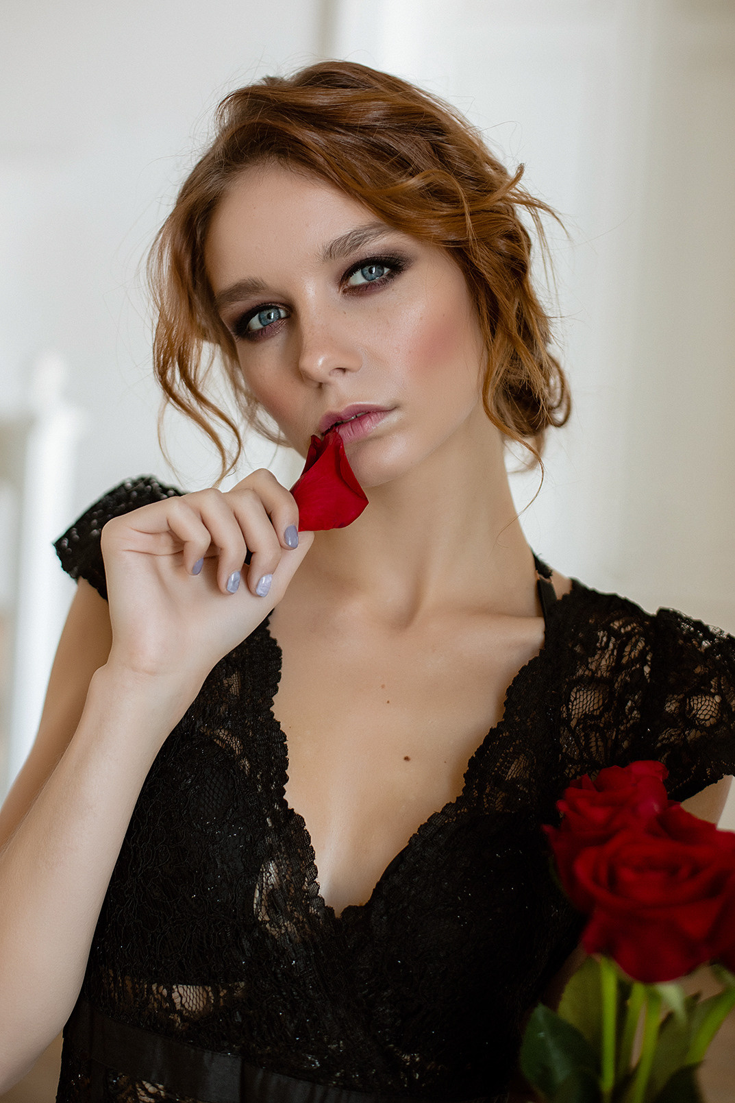 Фотосъемка девушки в загадочном романтичном образе. Портретный фотограф в Санкт-Петербурге