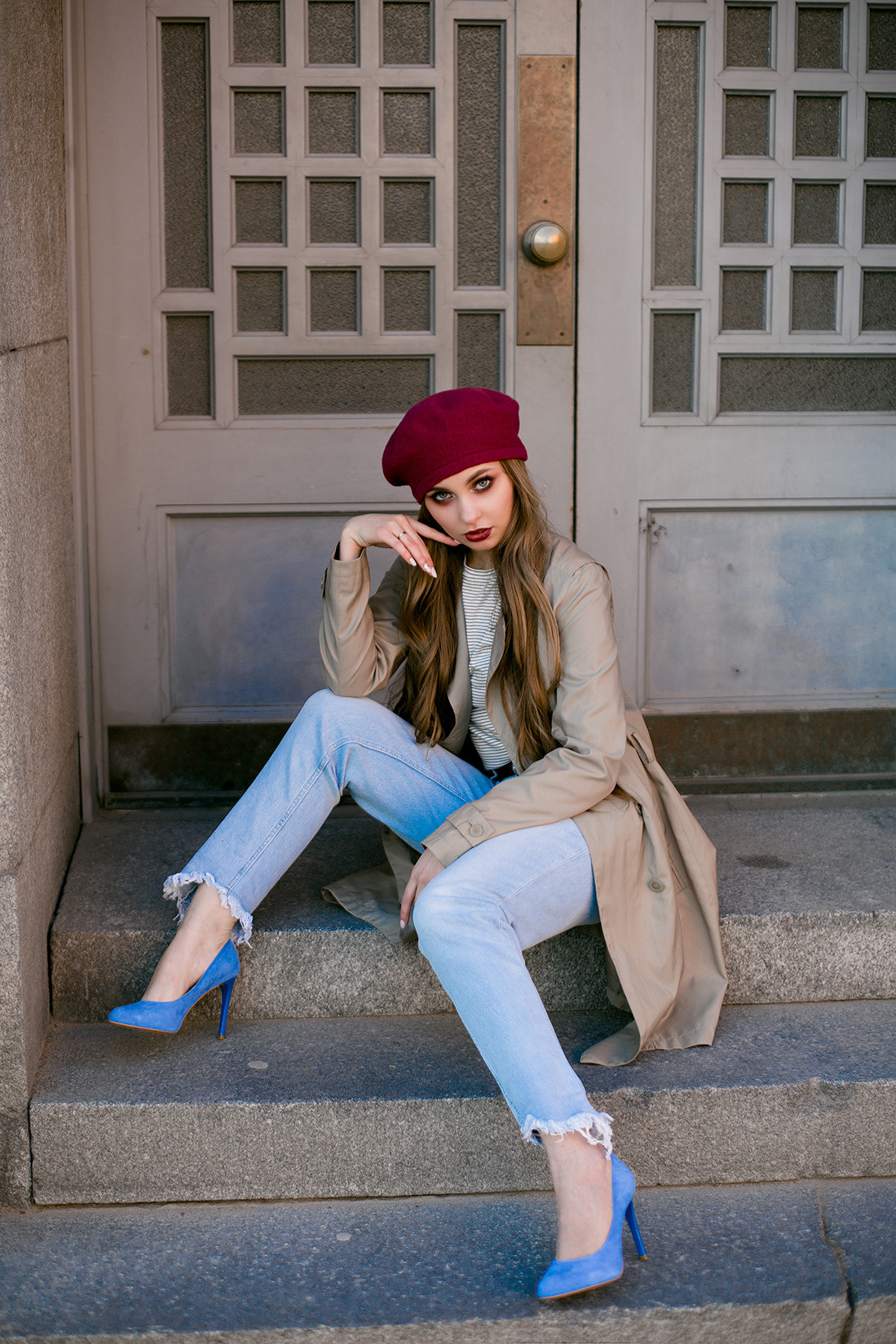 Съемка на улице в французском образе. Портретный фотограф в Санкт-Петербурге