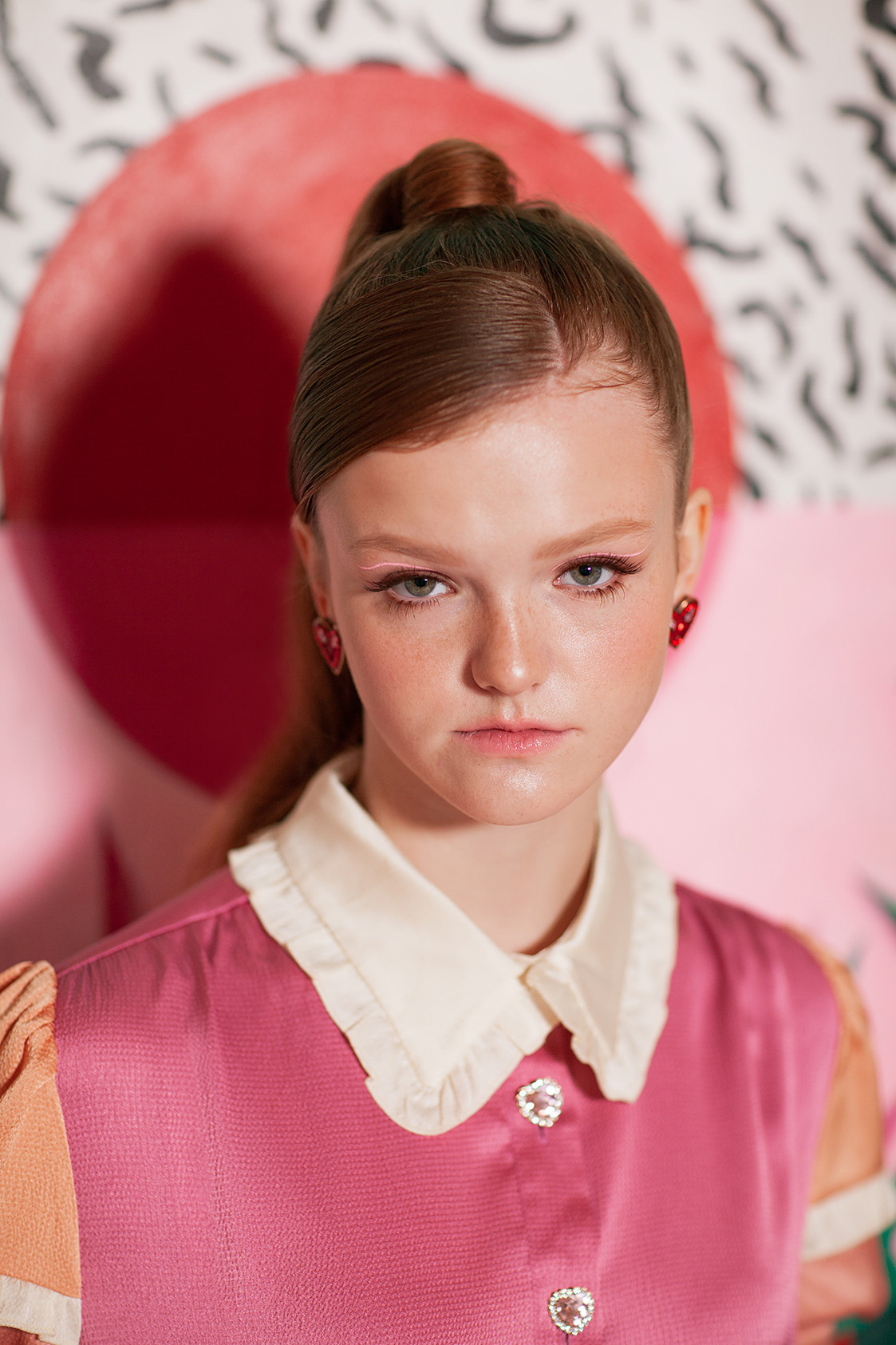 портрет девушки в образе 50-х годов Америки