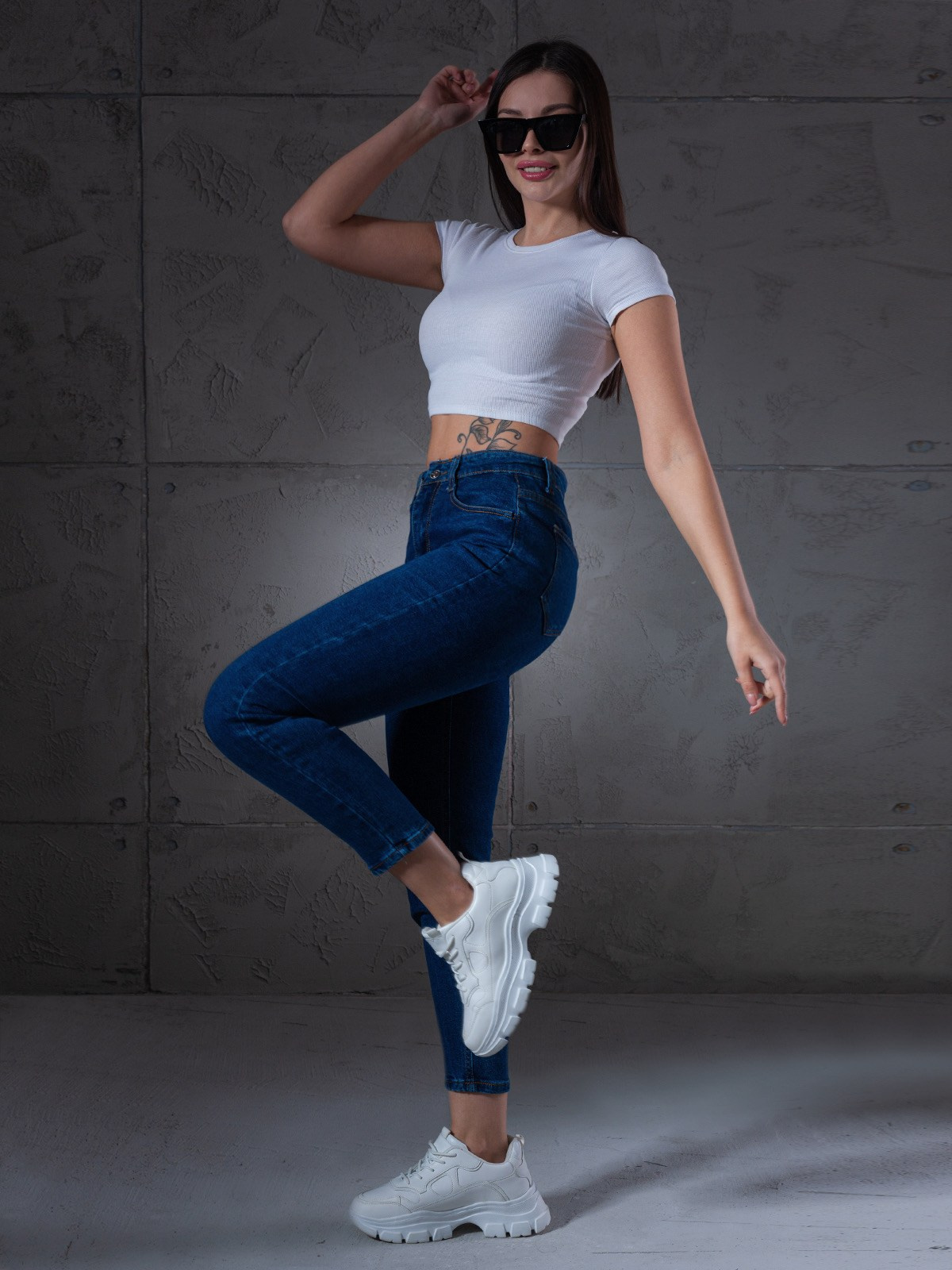 Женские брюки, джинсы. Сборные фотосъёмки в Москве. фотосессии одежды.фотограф