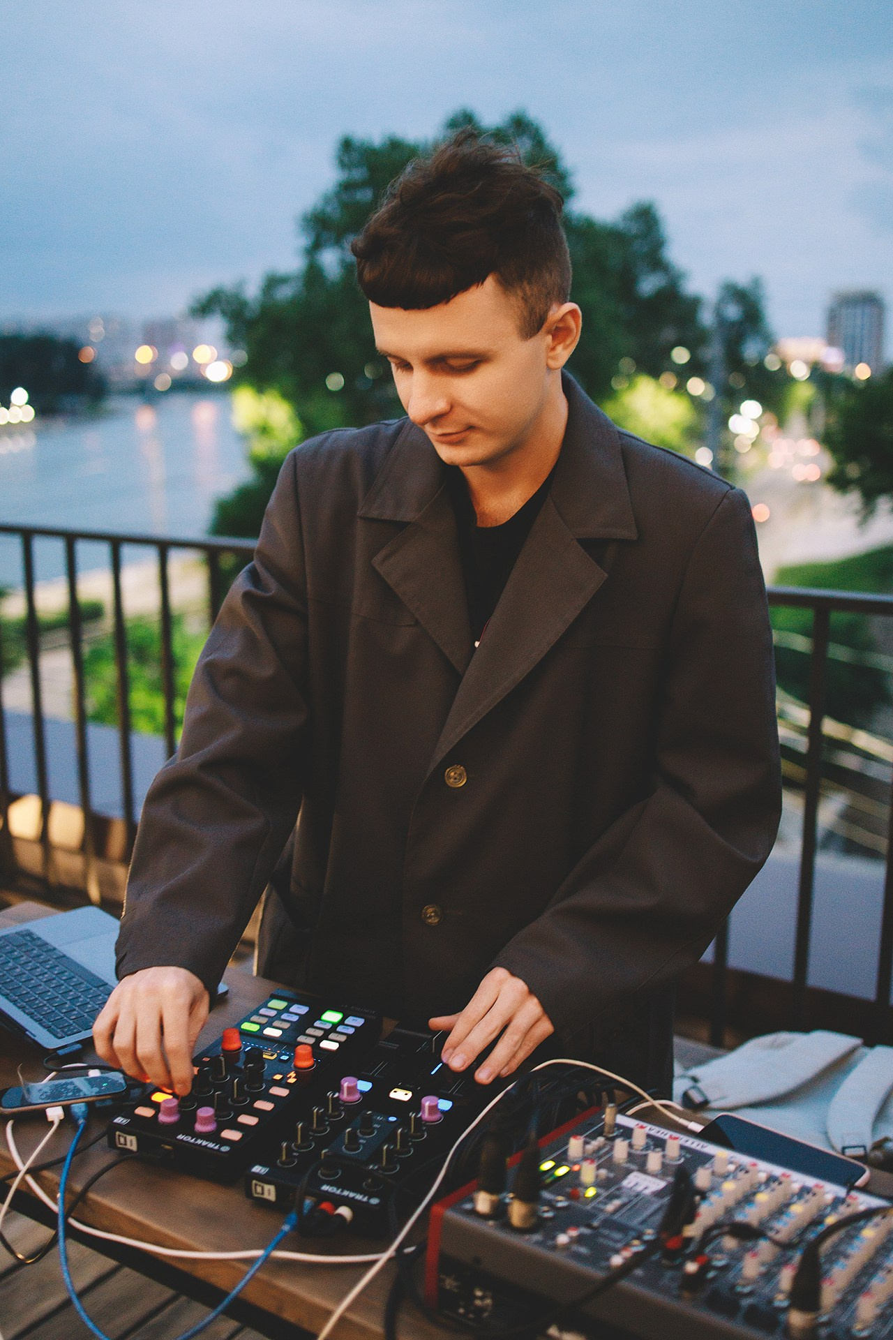 Alibi Alibi. Руслан Плахтеев