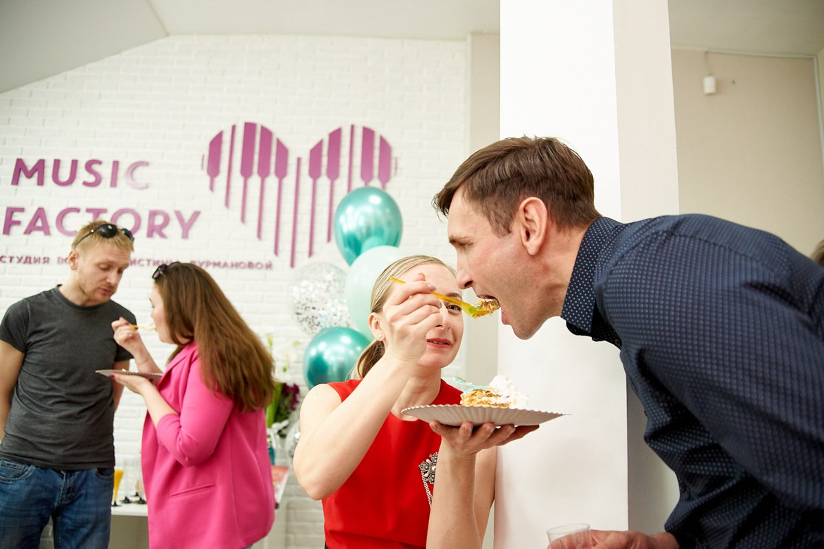 Репортаж с открытия школы вокала Кристины Дурмановой. Репортажный и женский фотограф в Новосибирске