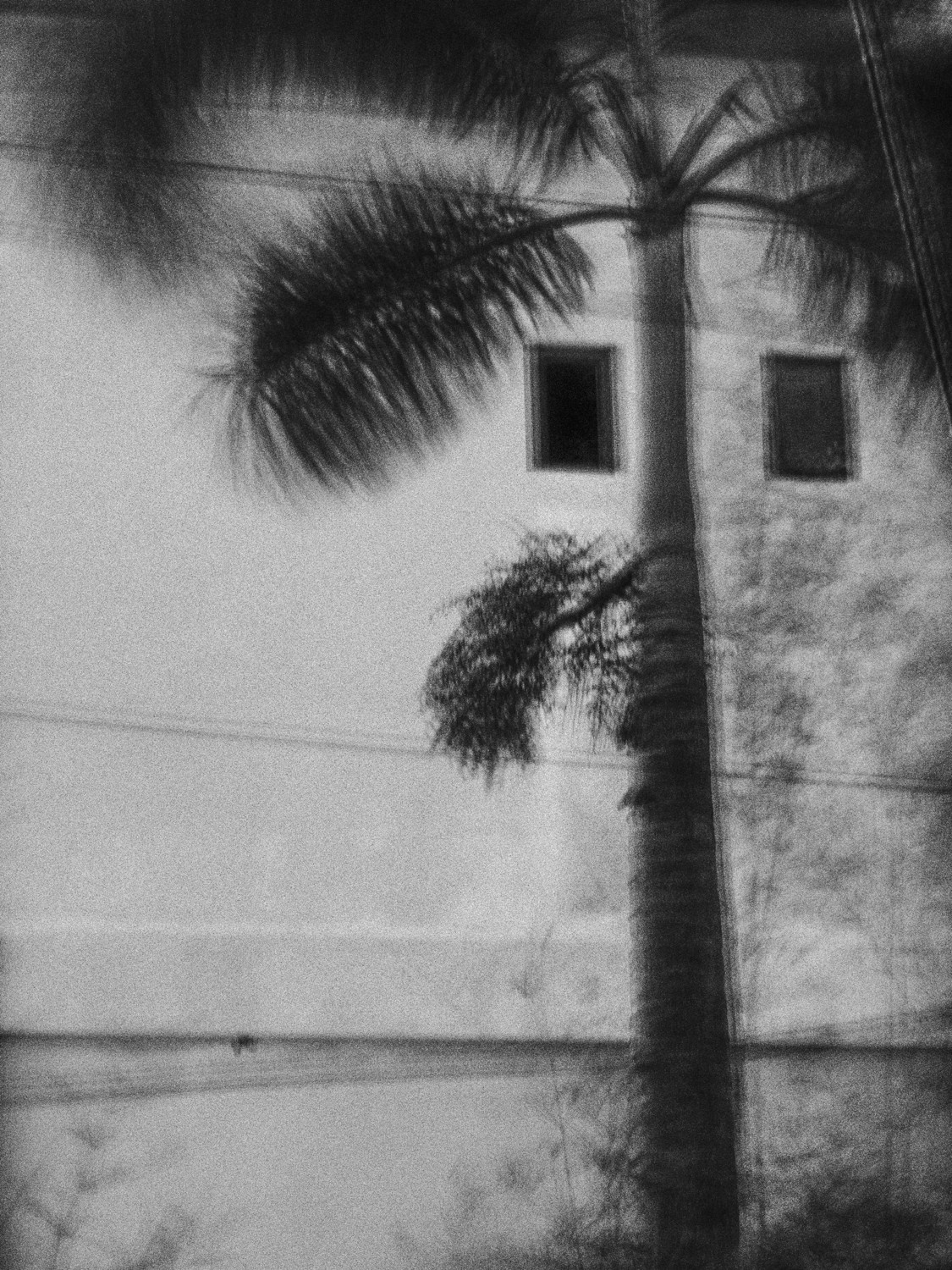 Современная концептуальная фотография о теле, уязвимости и идентичности. Визуальная практика на стиле честности, пост-иронии и искусства.Рекламная фотография, Концептуальная фотография, Современный художник, Психология, Коммерческий фотограф, Репортажный фотограф, Стрит фотография, Арт, Сюрреализм, Мобильная фотография, Снято на айфон, Дима Бурза