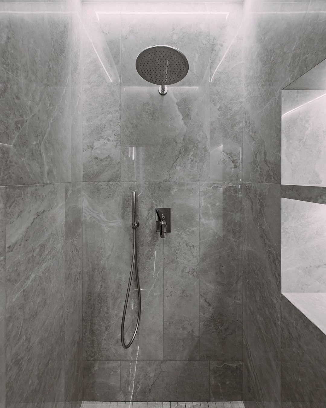 Душевая ниша с верхним душем и стенами из серого мрамора | Валерия Котович