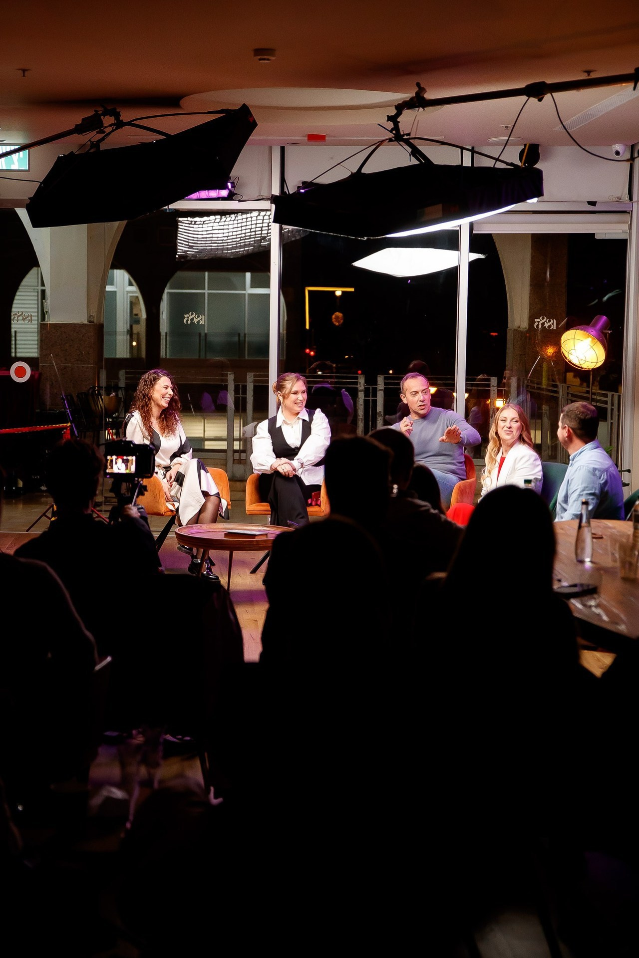 מָשׁוֹב. יבגני פלבין. צלם. תעשייה, דיווחים, חתונות, פורטרט