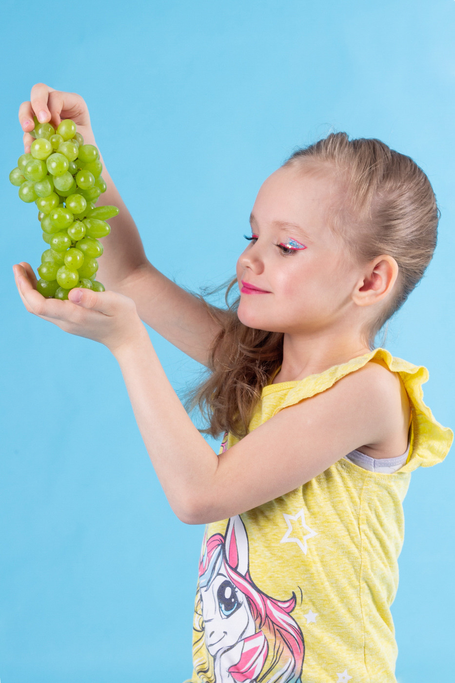 Фрукты и конфеты. Фотограф Екатерина Голицына