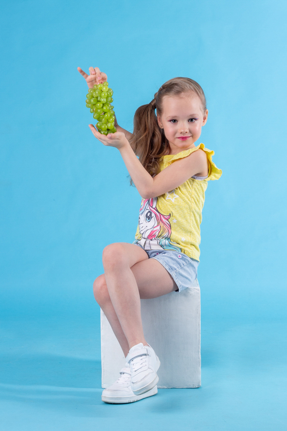 Фрукты и конфеты. Фотограф Екатерина Голицына