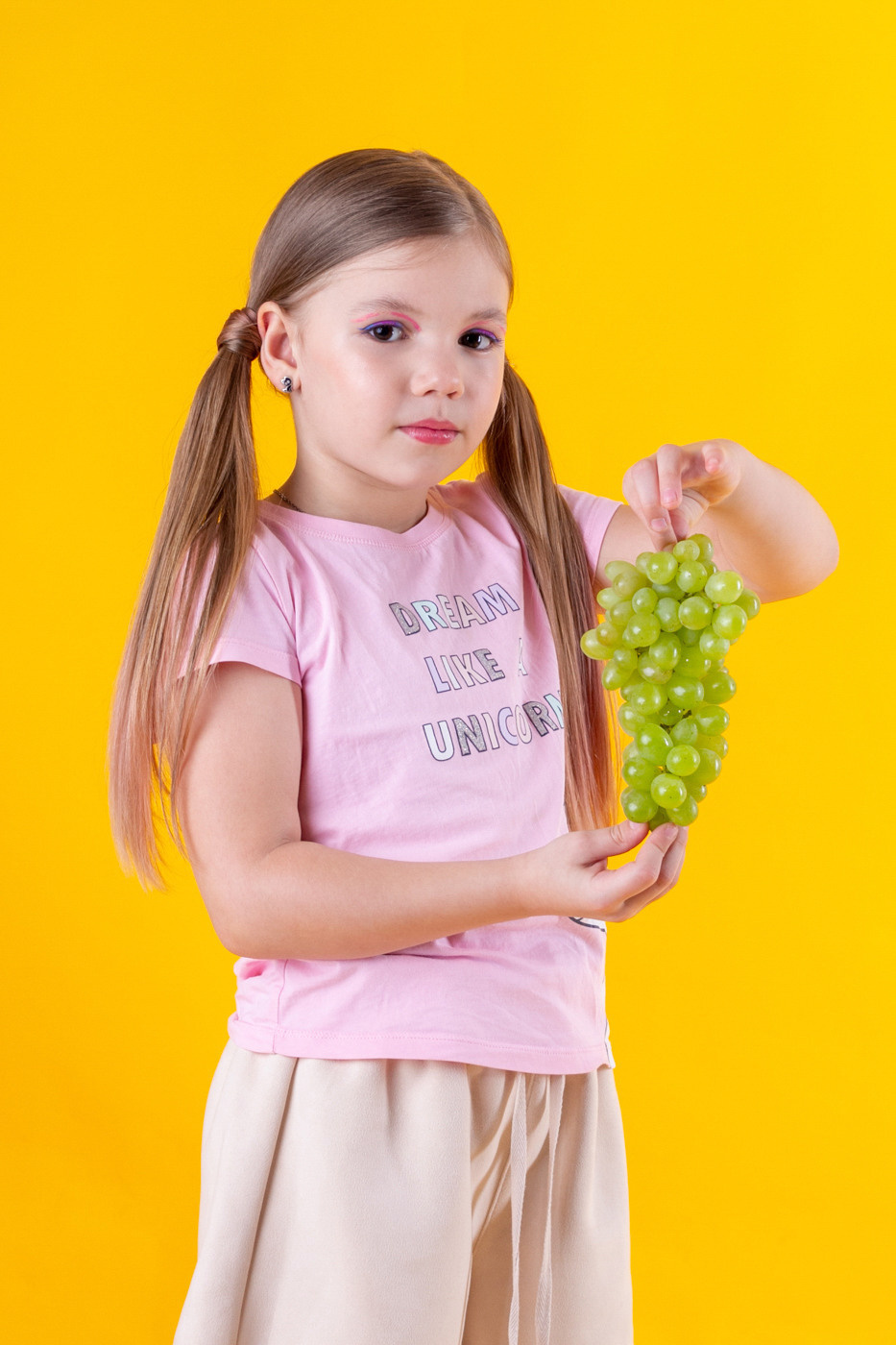 Фрукты и конфеты. Фотограф Екатерина Голицына