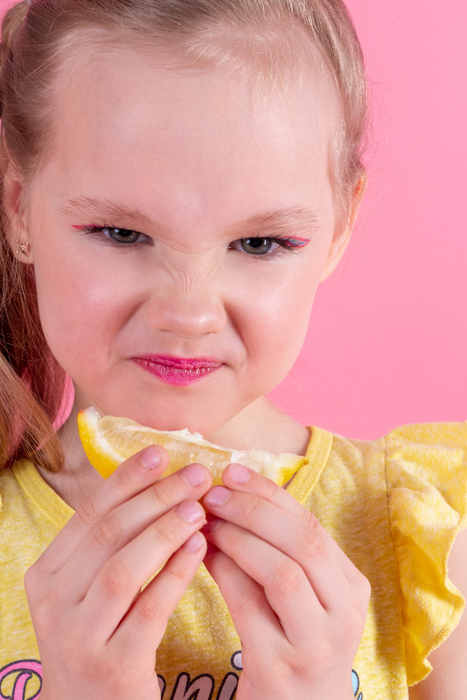 Фрукты и конфеты. Фотограф Екатерина Голицына