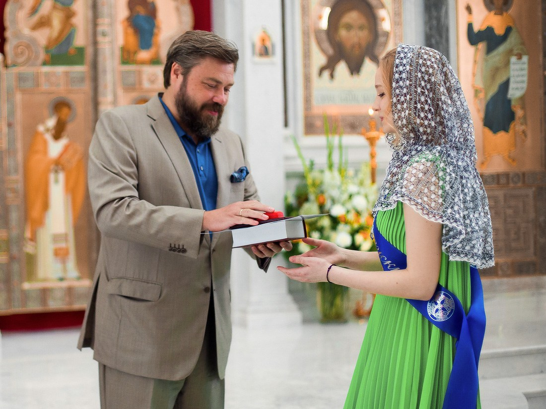 Выпускной в гимназии «Василиада». Репортажный фотограф Борис Геер