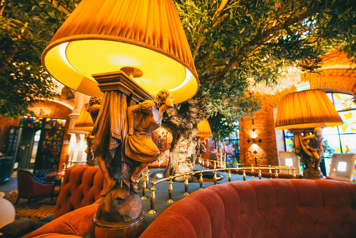 Old House Resort & Spa — «12 стульев»