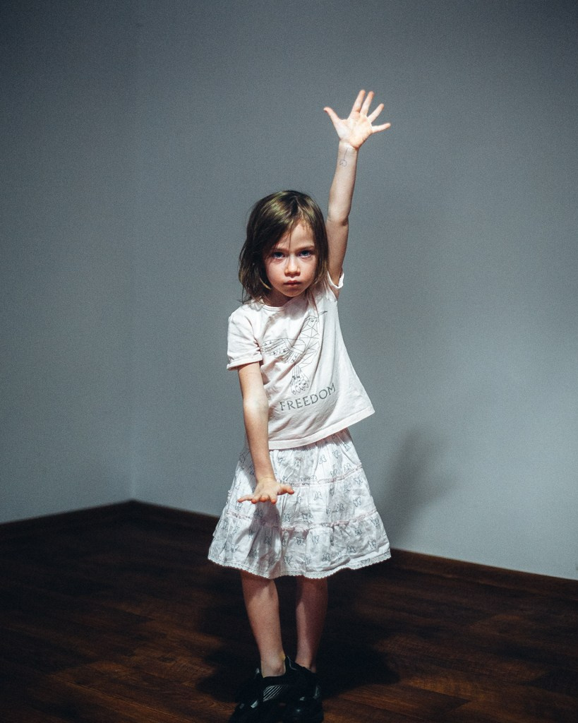 Дочка в студии. Фотограф Денис Денисов